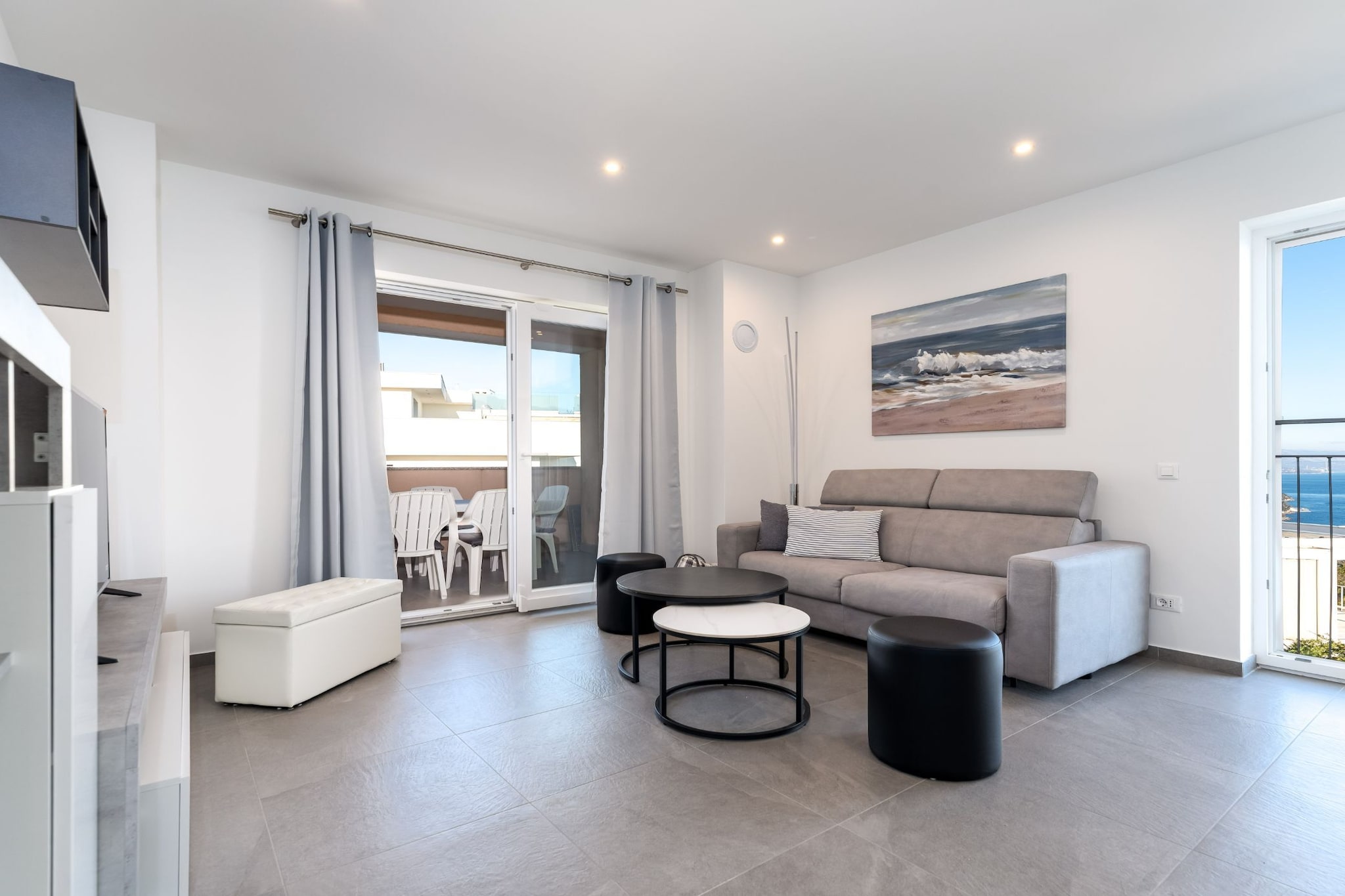 Apartment Baricevic - Two Bedroom Apartment with Balcony-Salon