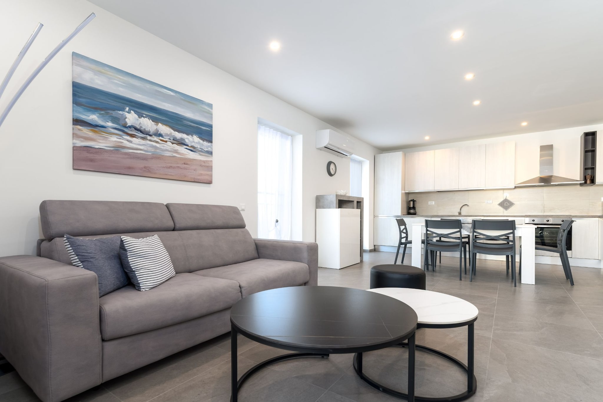 Apartment Baricevic - Two Bedroom Apartment with Balcony-Salon