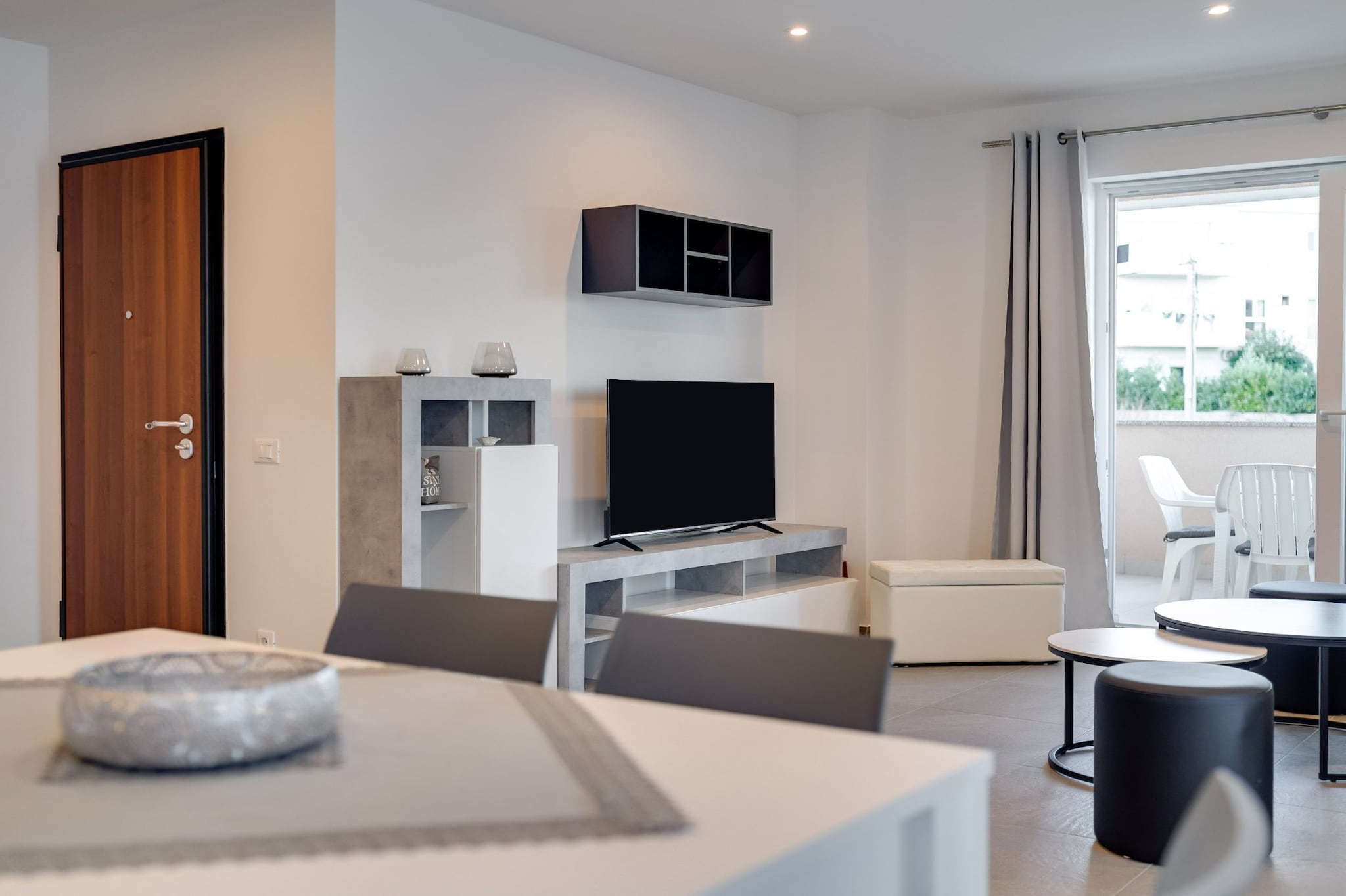 Apartment Baricevic - Two Bedroom Apartment with Balcony-Salon