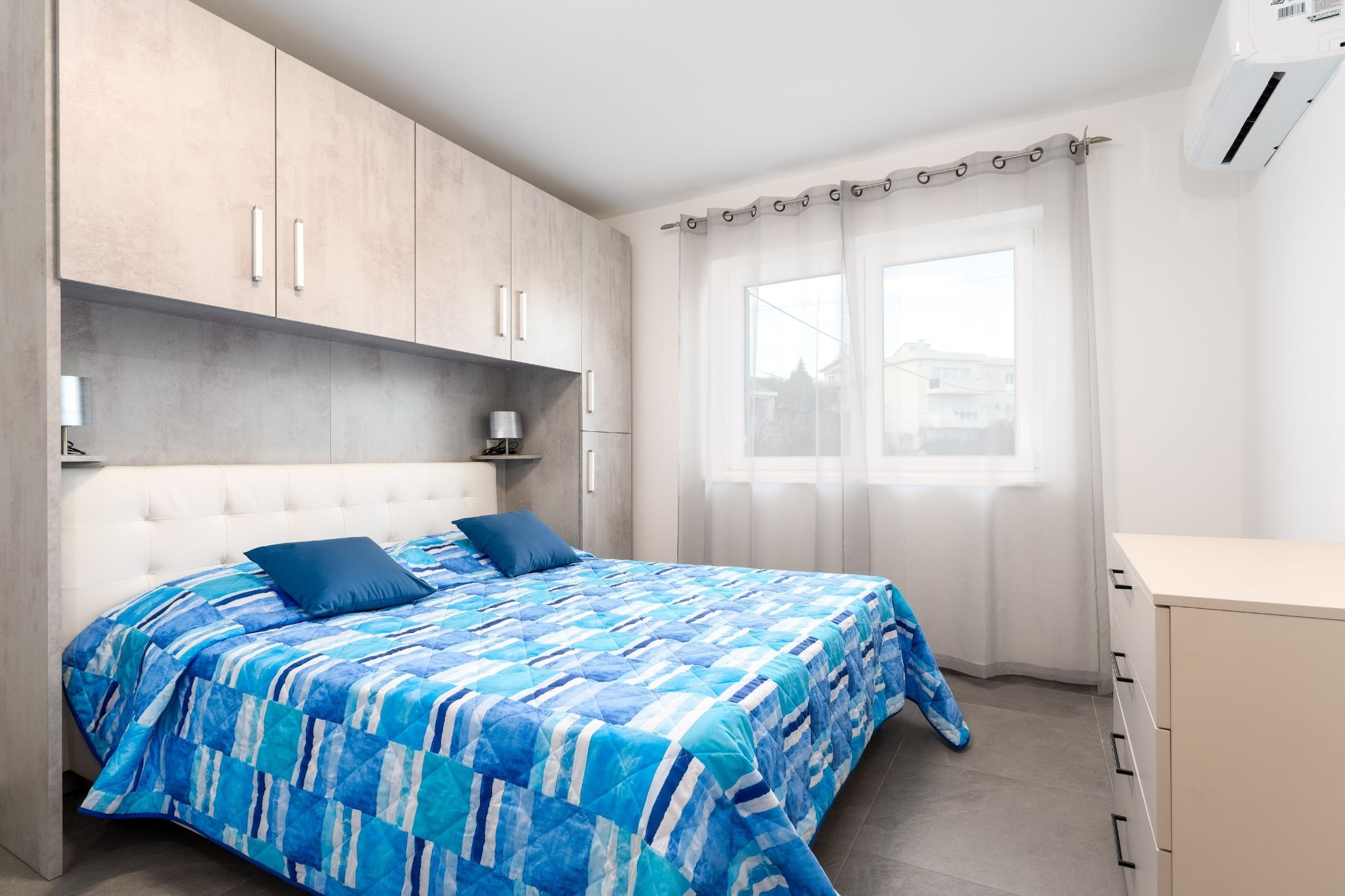 Apartment Baricevic - Two Bedroom Apartment with Balcony-Salon