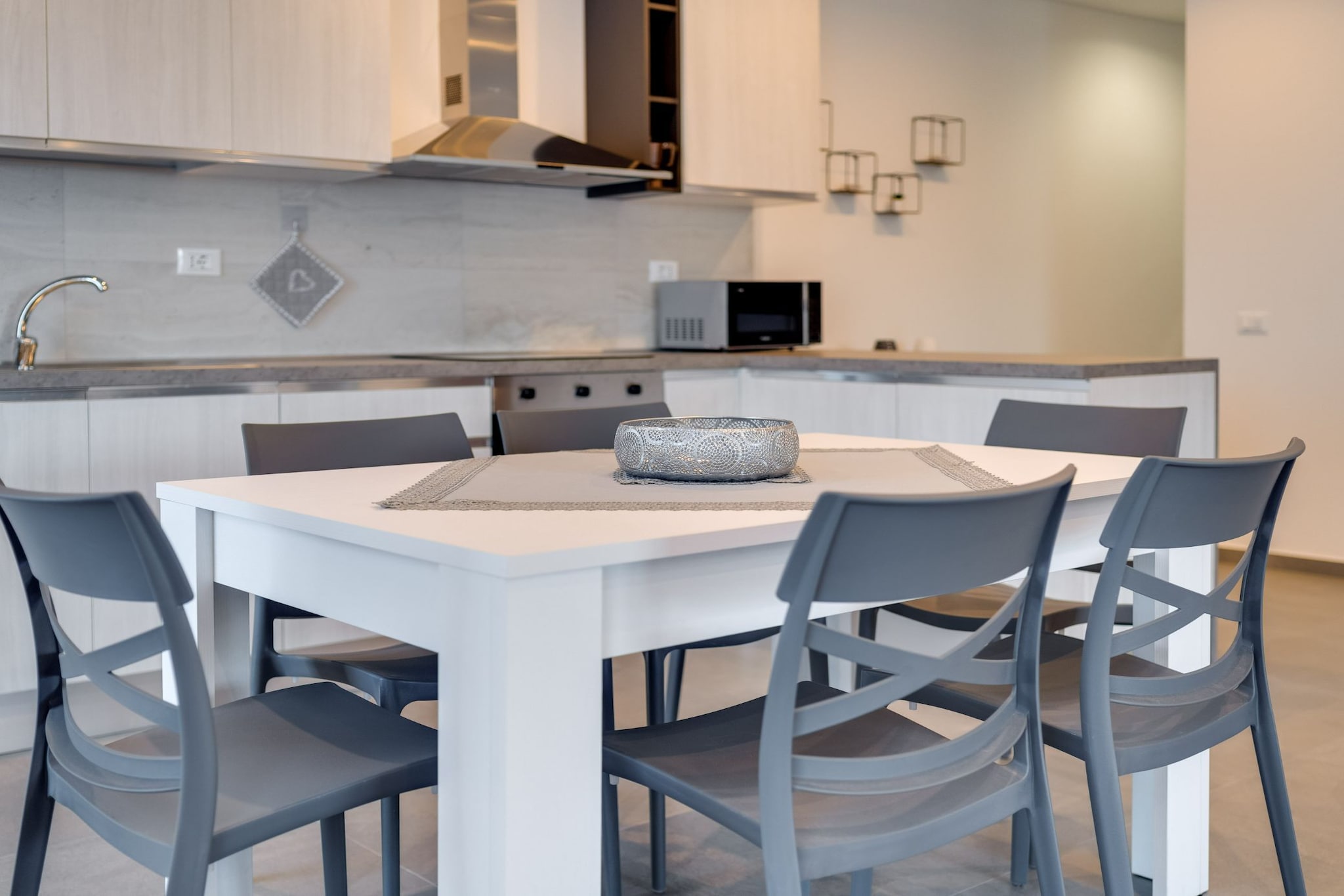 Apartment Baricevic - Two Bedroom Apartment with Balcony-Cuisine