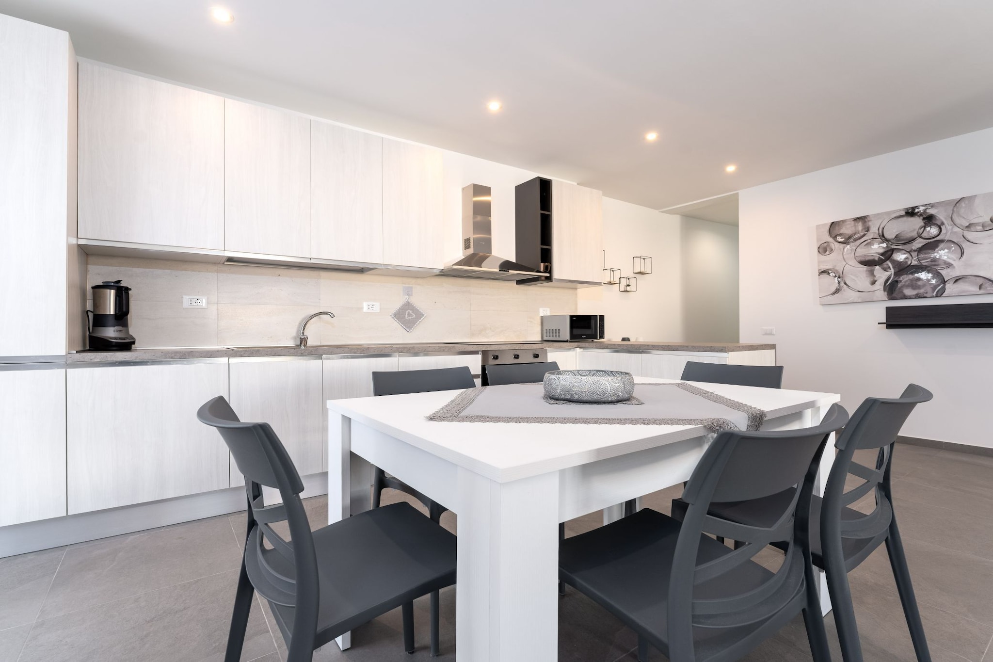 Apartment Baricevic - Two Bedroom Apartment with Balcony-Cuisine