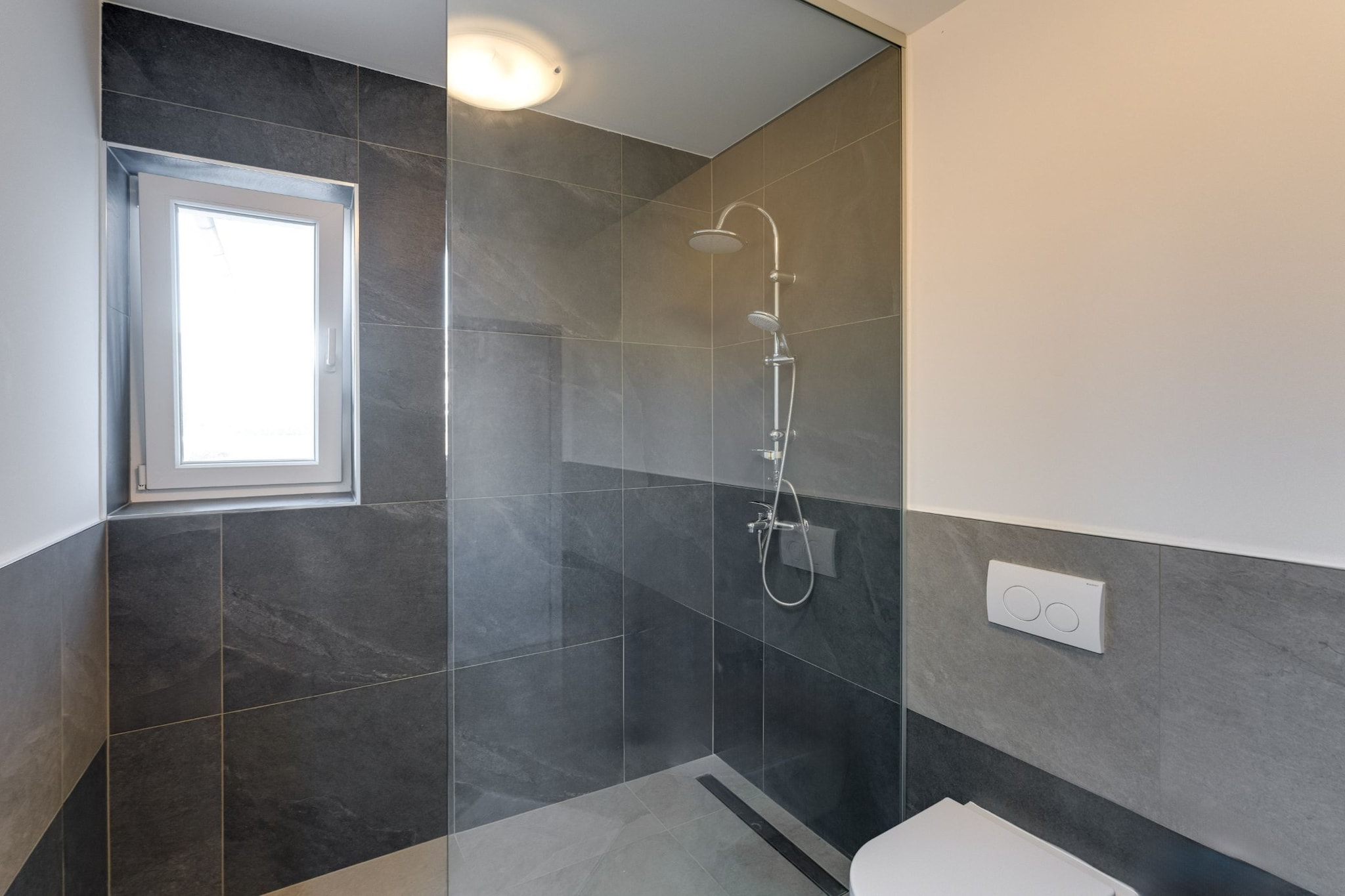 Apartment Baricevic - Two Bedroom Apartment with Balcony-Salle de bain