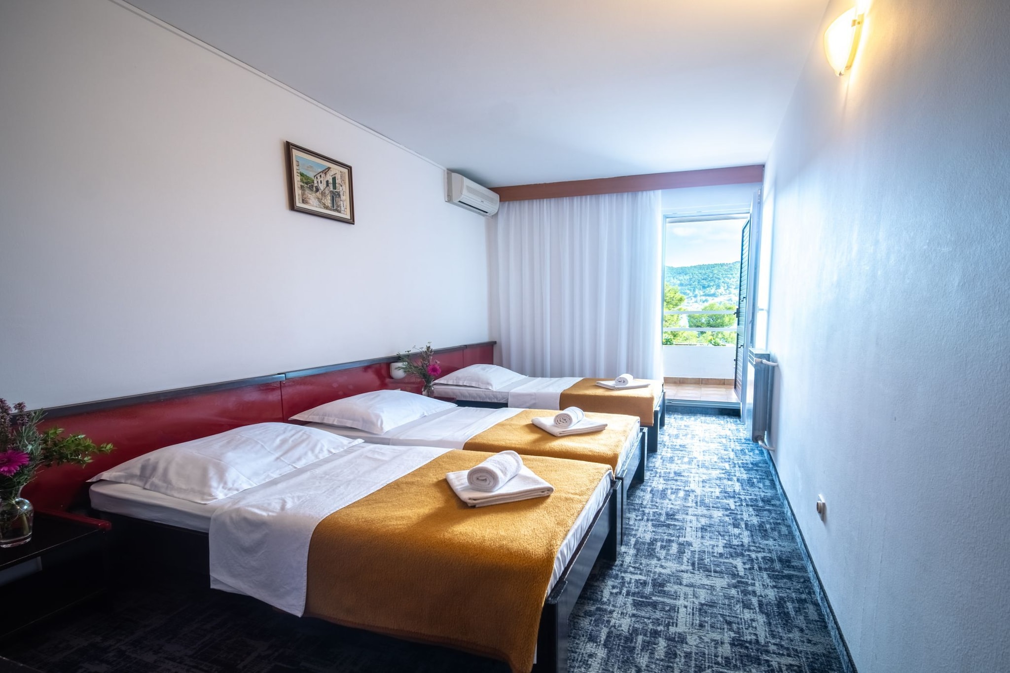 Hotel Issa - Triple Room Sea View-Chambre