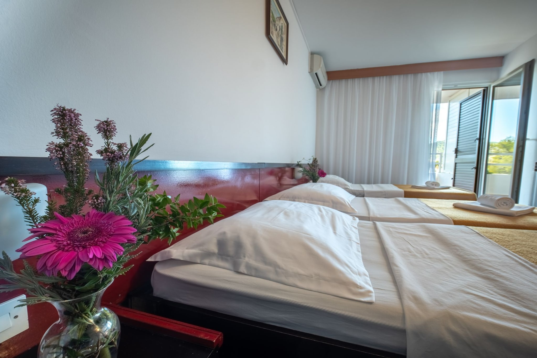 Hotel Issa - Triple Room Sea View-Chambre
