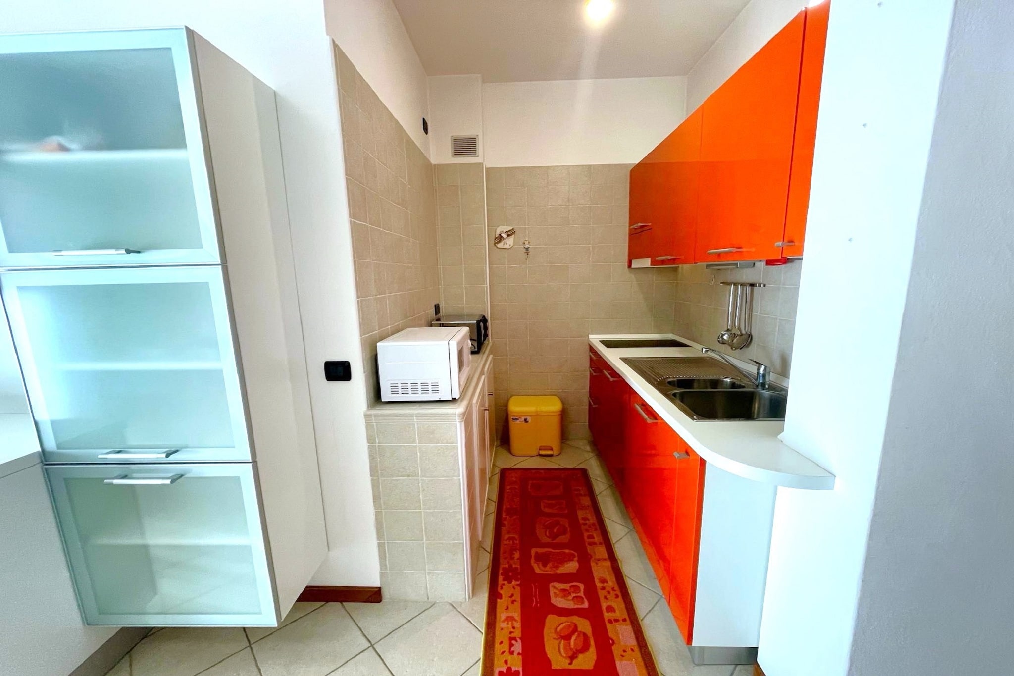 Acapulco B10-Kitchen