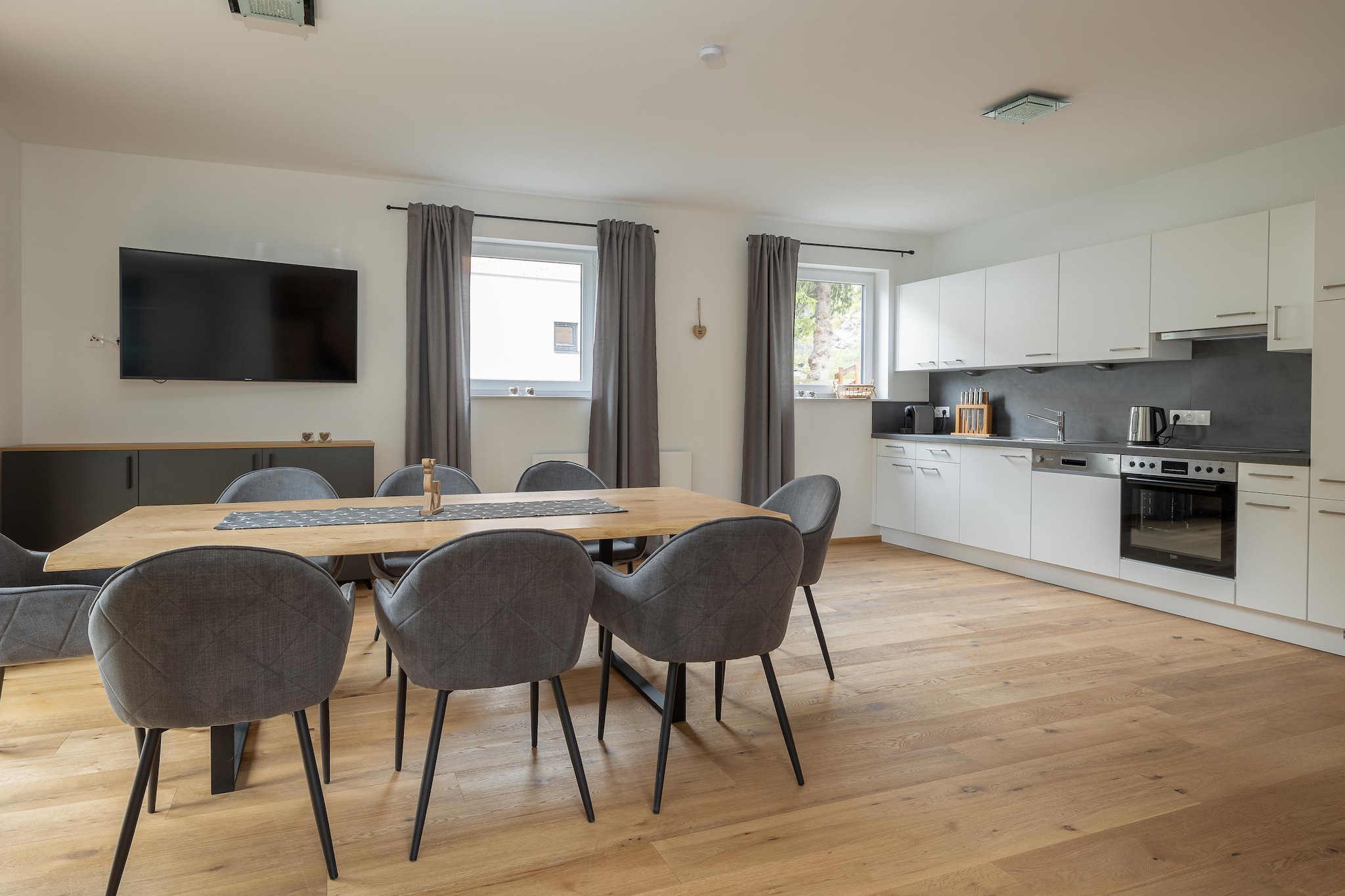 Turrach Chalet 1-Dining room