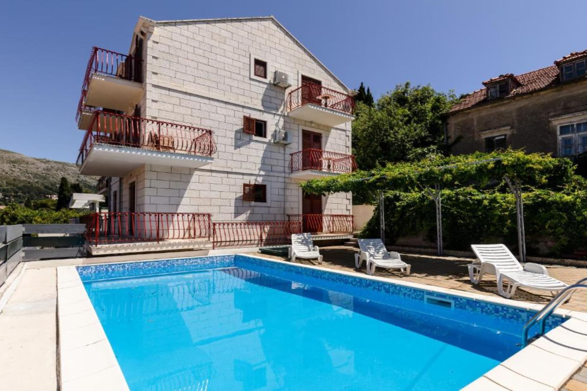 Villa Valjalo - Studio Apartment with Sea View and Balcony A 1-Zwembad