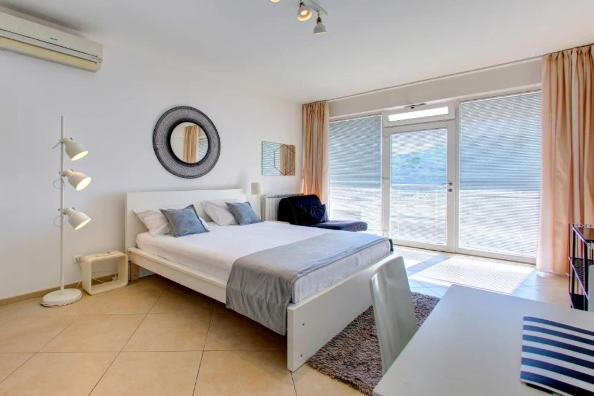 One-Bedroom Apartment With Balcony And Sea View (Supreme)