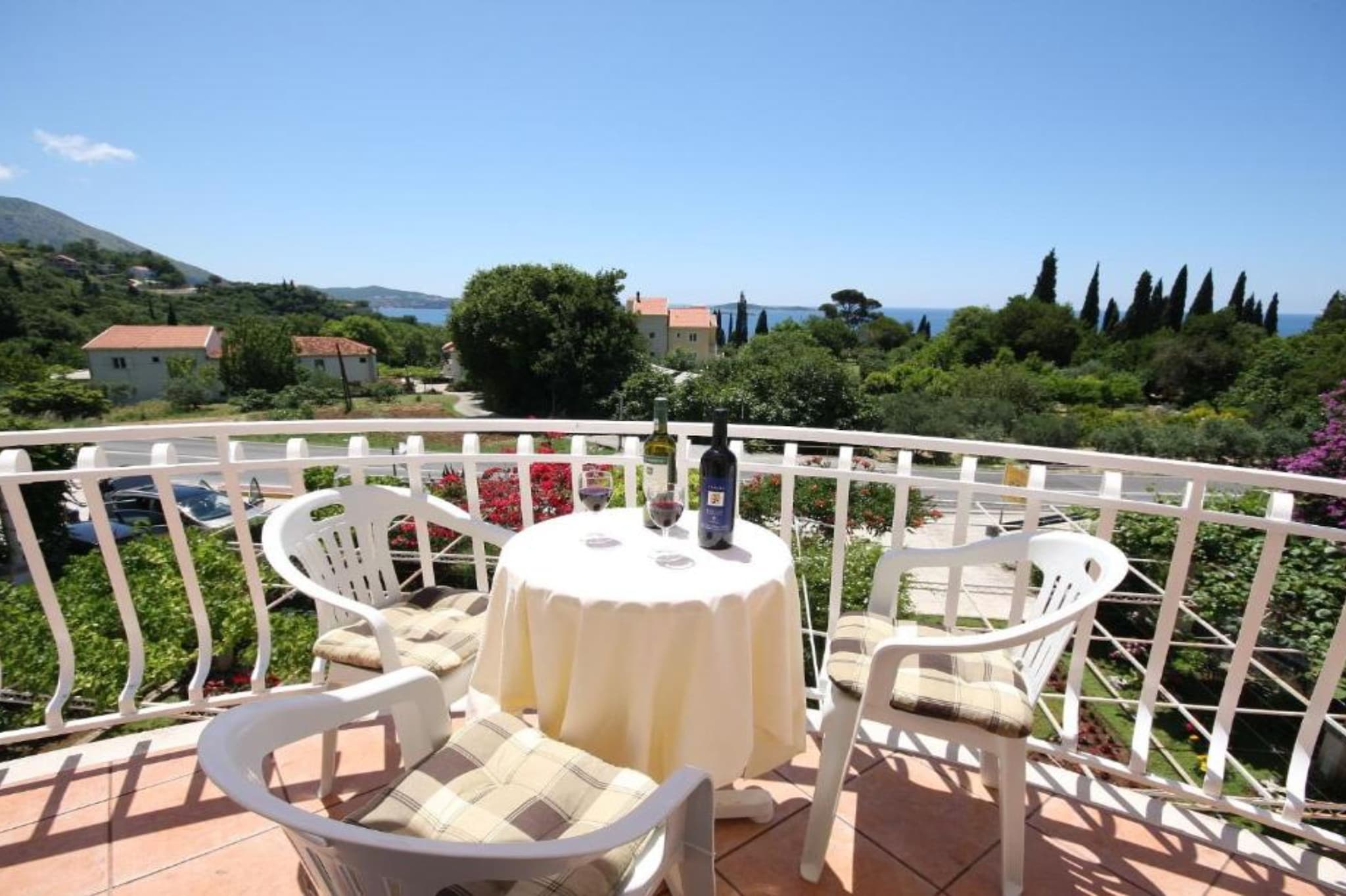 Two Bedroom Apartment With Sea View 12