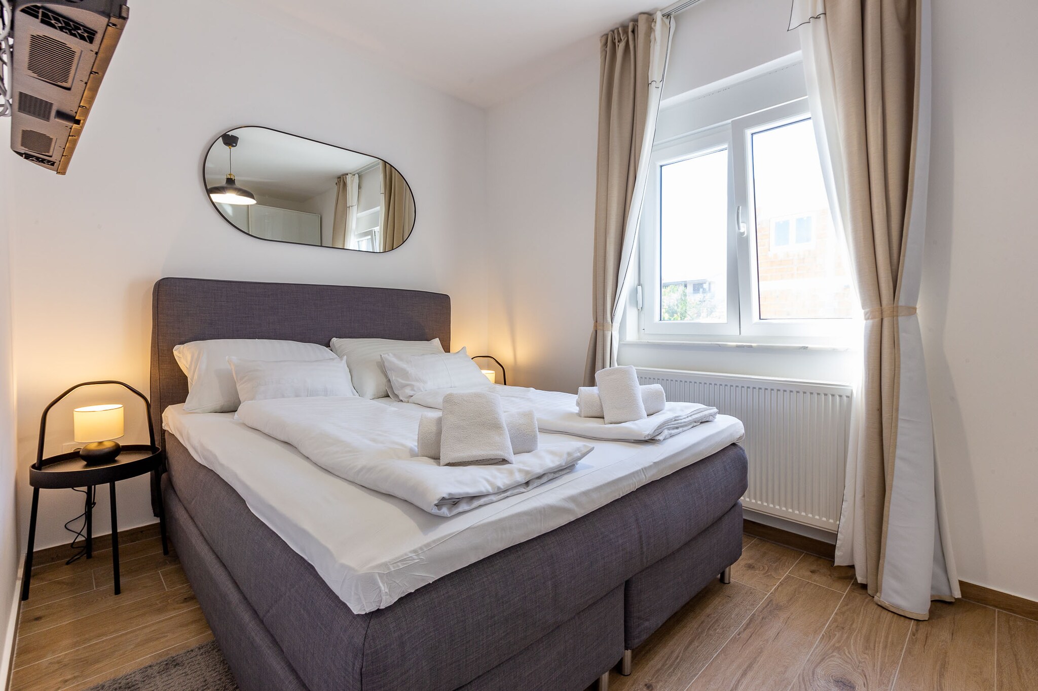 Exquisite Prestige Luxury Apartments with Shared Pool - Two Bedroom Apartment with Balcony (owner 2)-Schlafzimmer