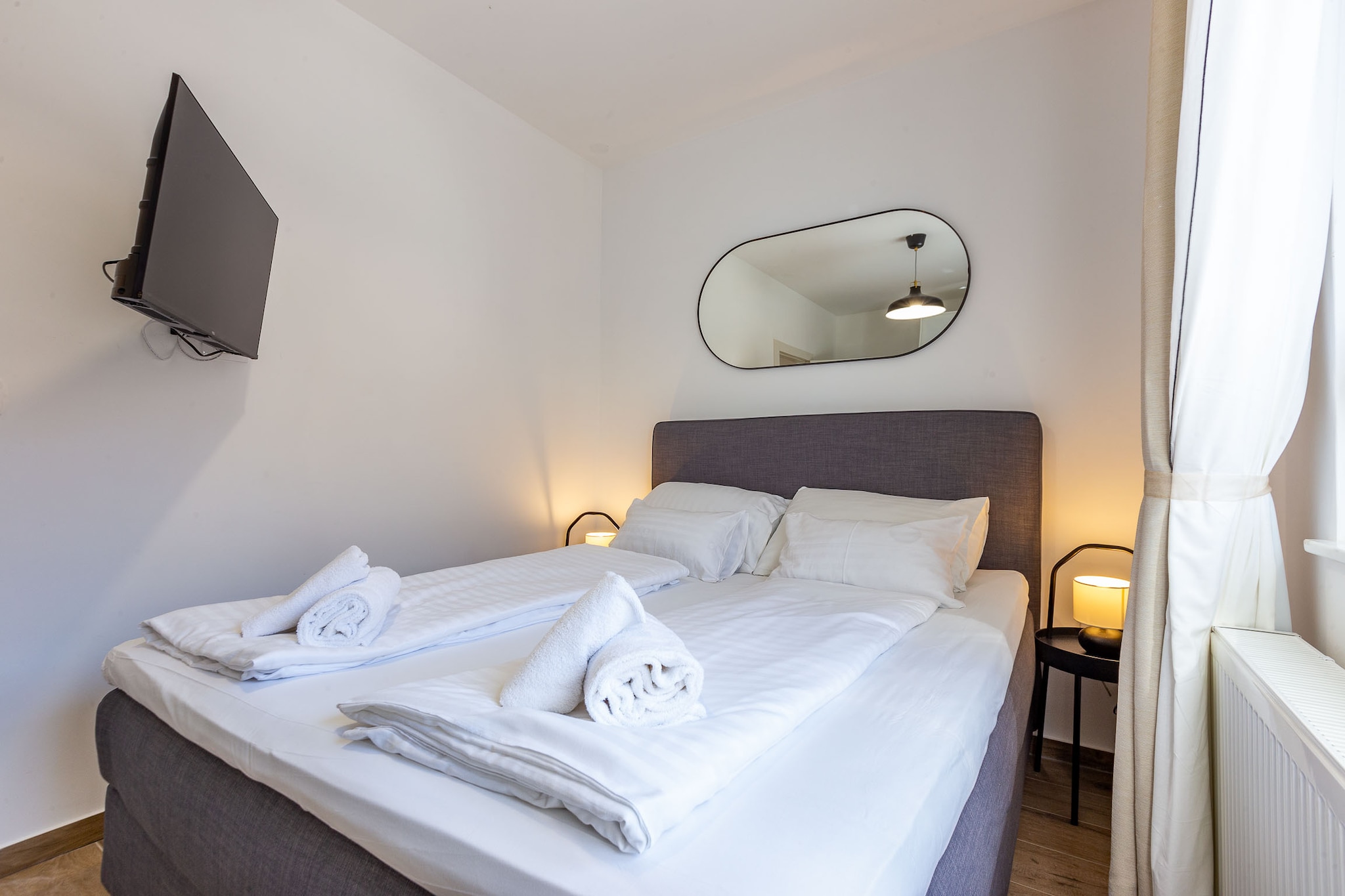 Exquisite Prestige Luxury Apartments with Shared Pool - Two Bedroom Apartment with Balcony (owner 2)-Schlafzimmer