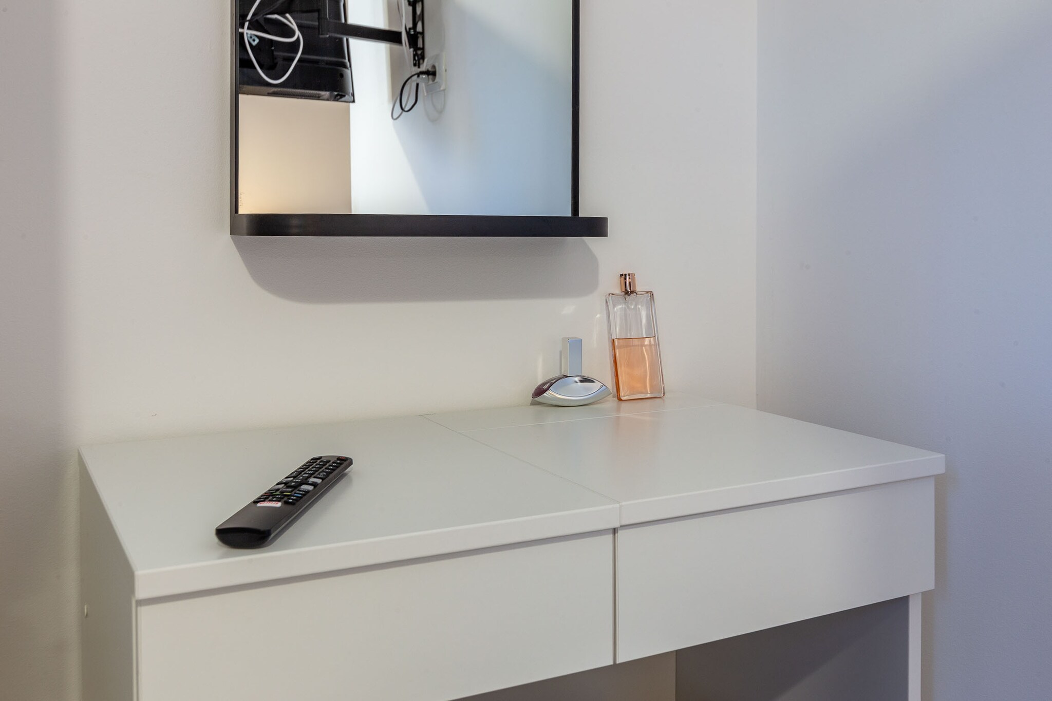 Exquisite Prestige Luxury Apartments with Shared Pool - Comfort Two Bedroom Apartment with Balcony (owner 6)