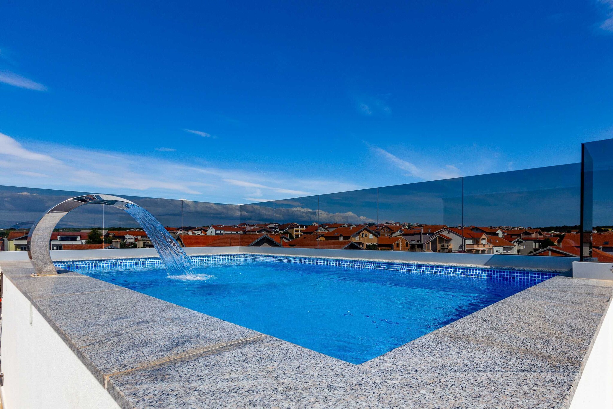 Exquisite Prestige Luxury Apartments with Shared Pool - Classic Three Bedroom Apartment with Balcony (owner 5)-Schwimmbad