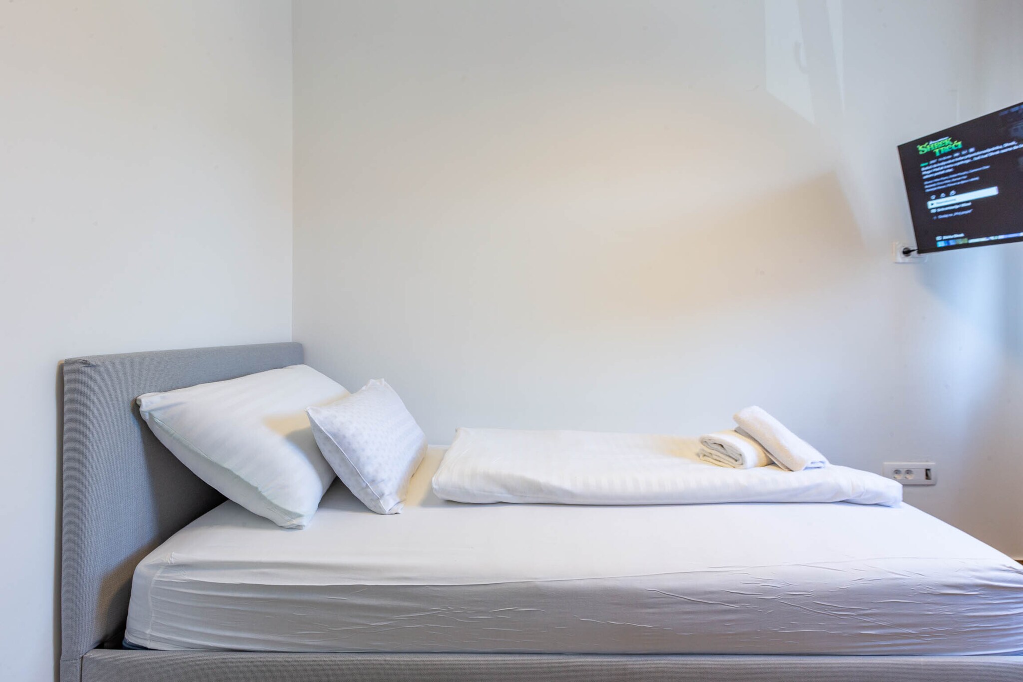 Exquisite Prestige Luxury Apartments with Shared Pool - Classic Three Bedroom Apartment with Balcony (owner 5)-Schlafzimmer
