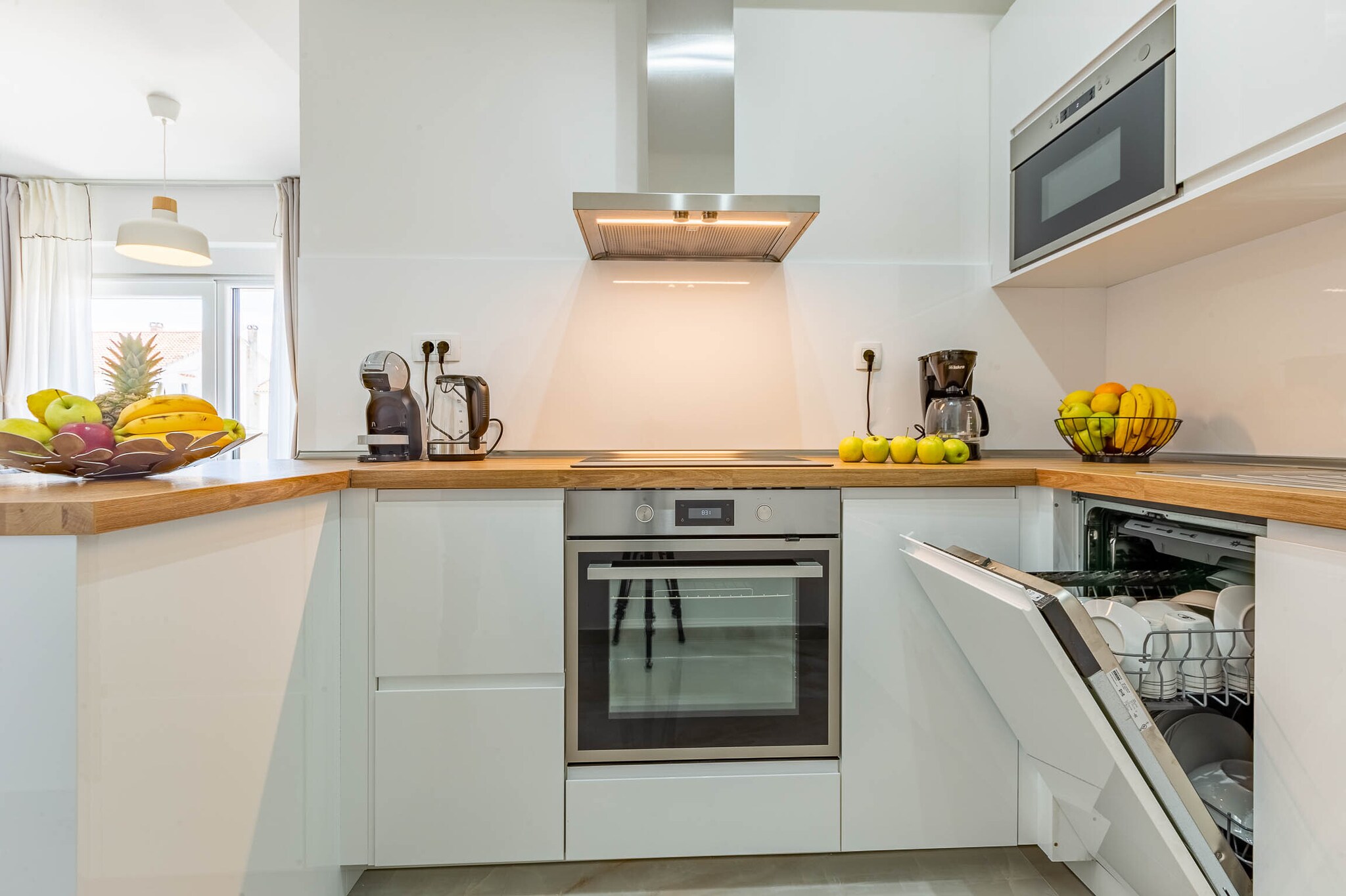 Exquisite Prestige Luxury Apartments with Shared Pool - Classic Three Bedroom Apartment with Balcony (owner 5)-Küche