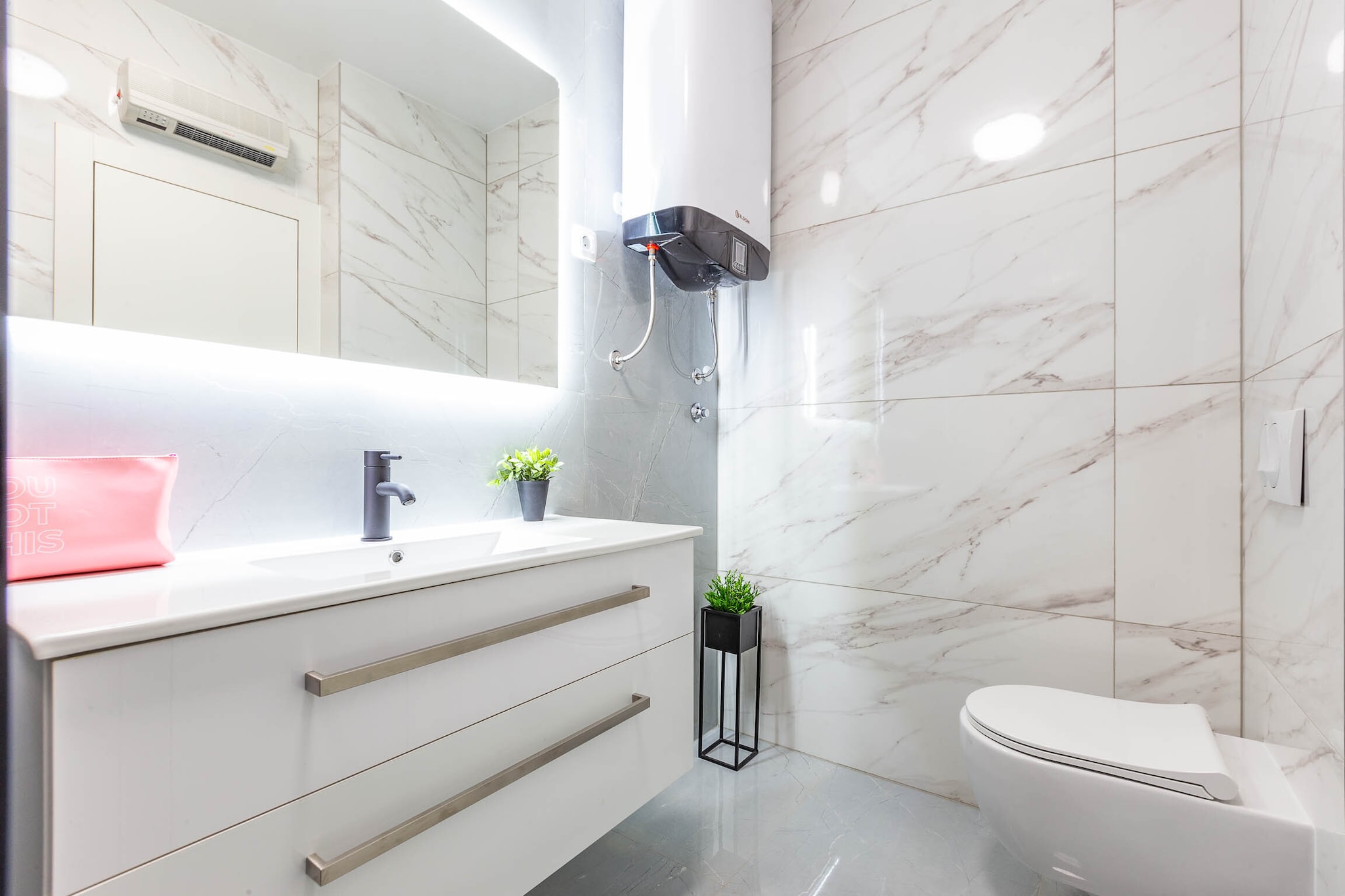 Exquisite Prestige Luxury Apartments with Shared Pool - Classic Three Bedroom Apartment with Balcony (owner 5)-Badezimmer