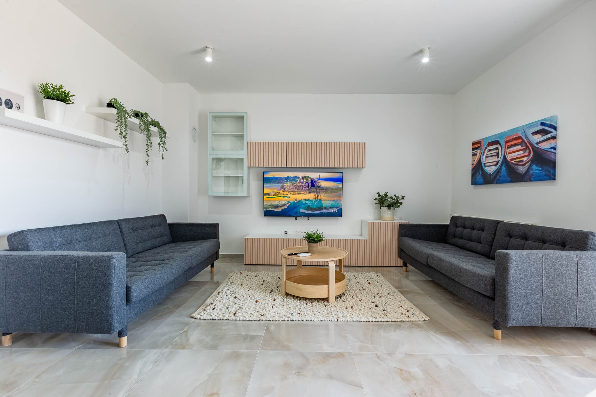 Exquisite Prestige Luxury Apartments with Shared Pool - Comfort Three Bedroom Apartment with Balcony (owner 3)