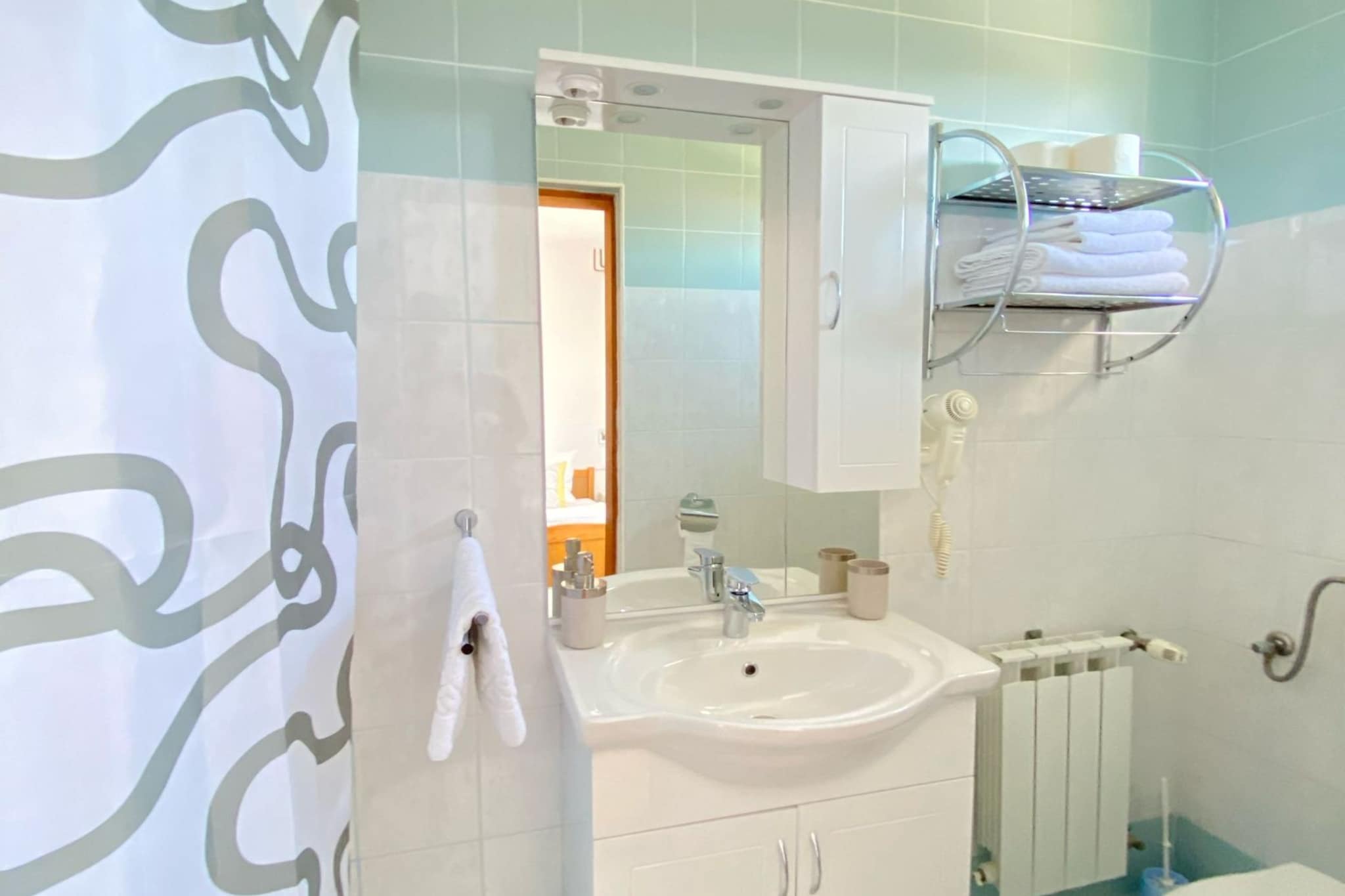 Double room with double bed 1-Badkamer