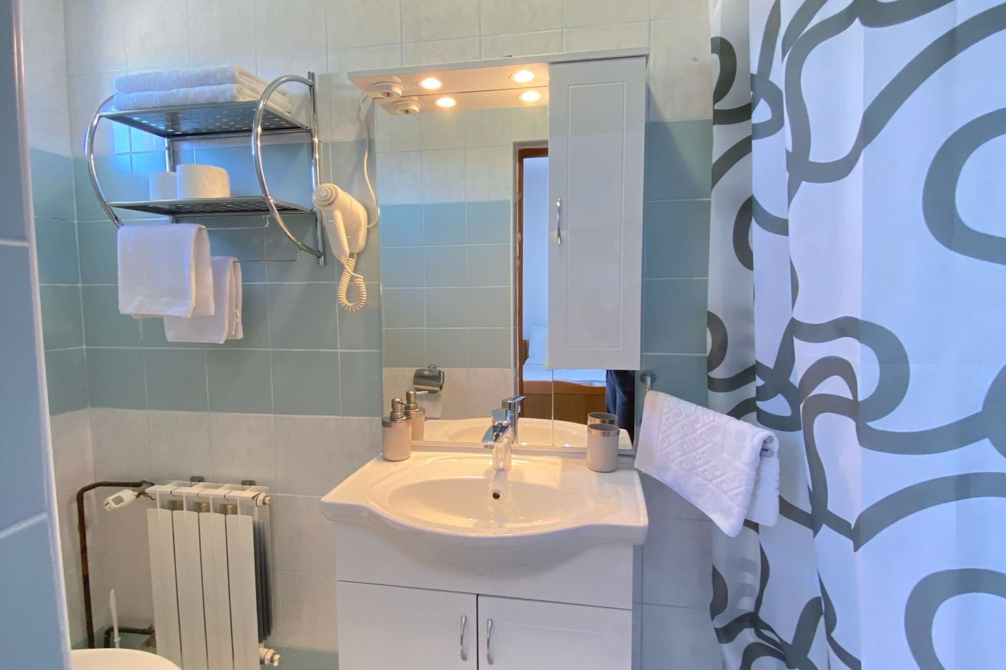 Double room with double bed 1-Badkamer