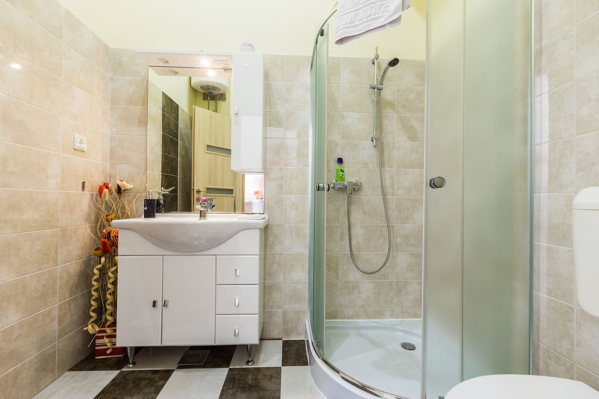 Charming and Historic Old Town Apartments - Double Room-Badkamer