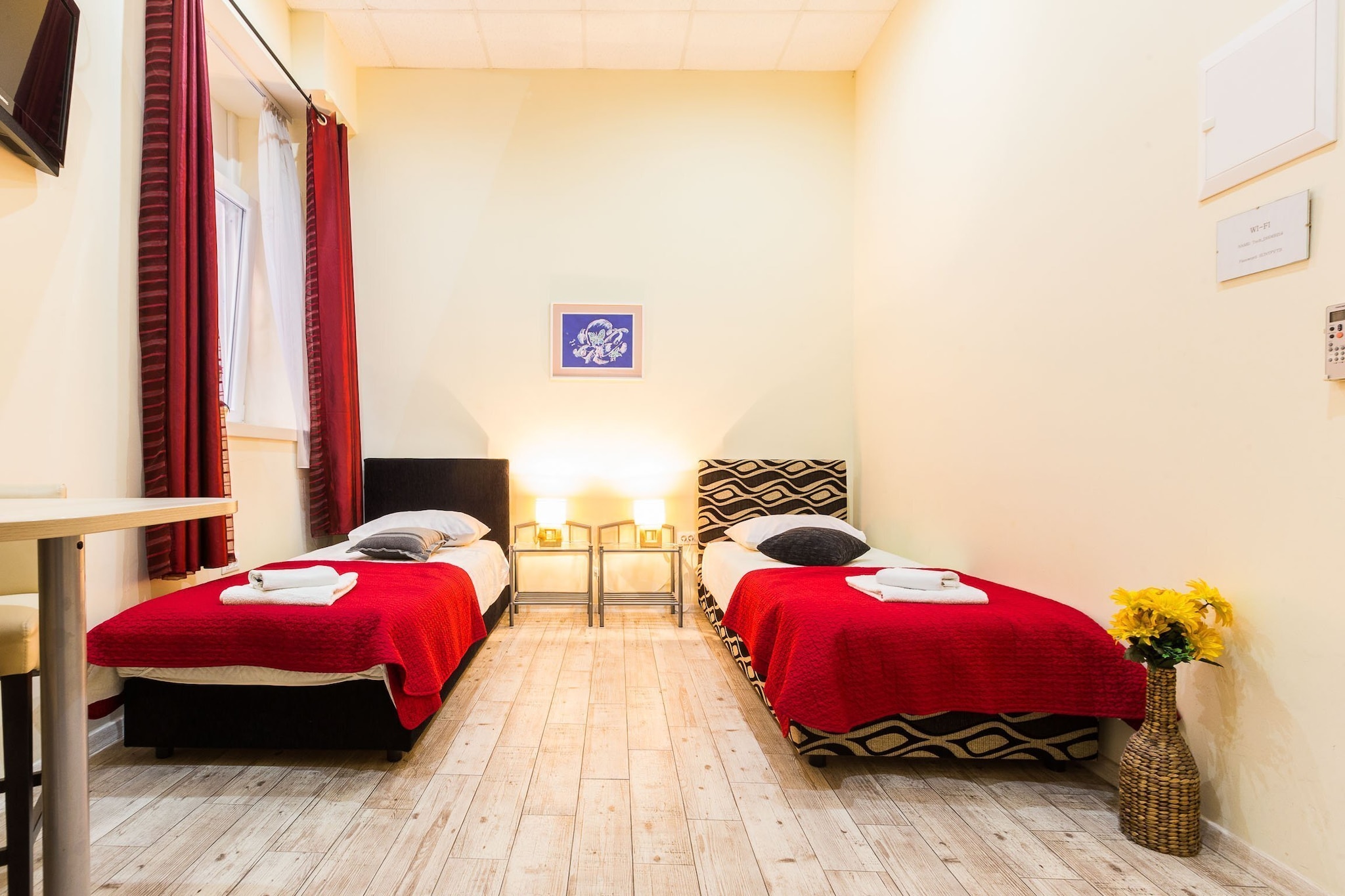 Charming and Historic Old Town Apartments - Twin Room