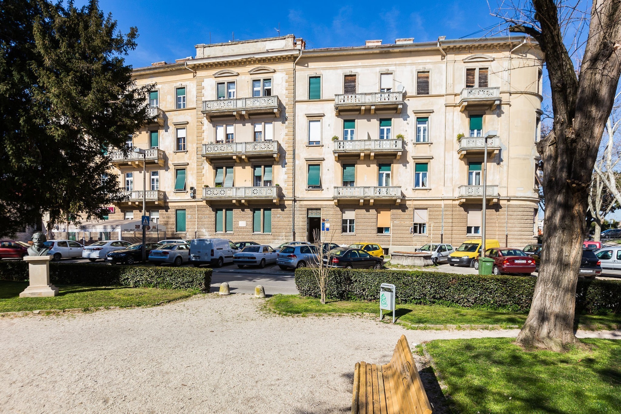 Charming and Historic Old Town Apartments - Studio Apartment