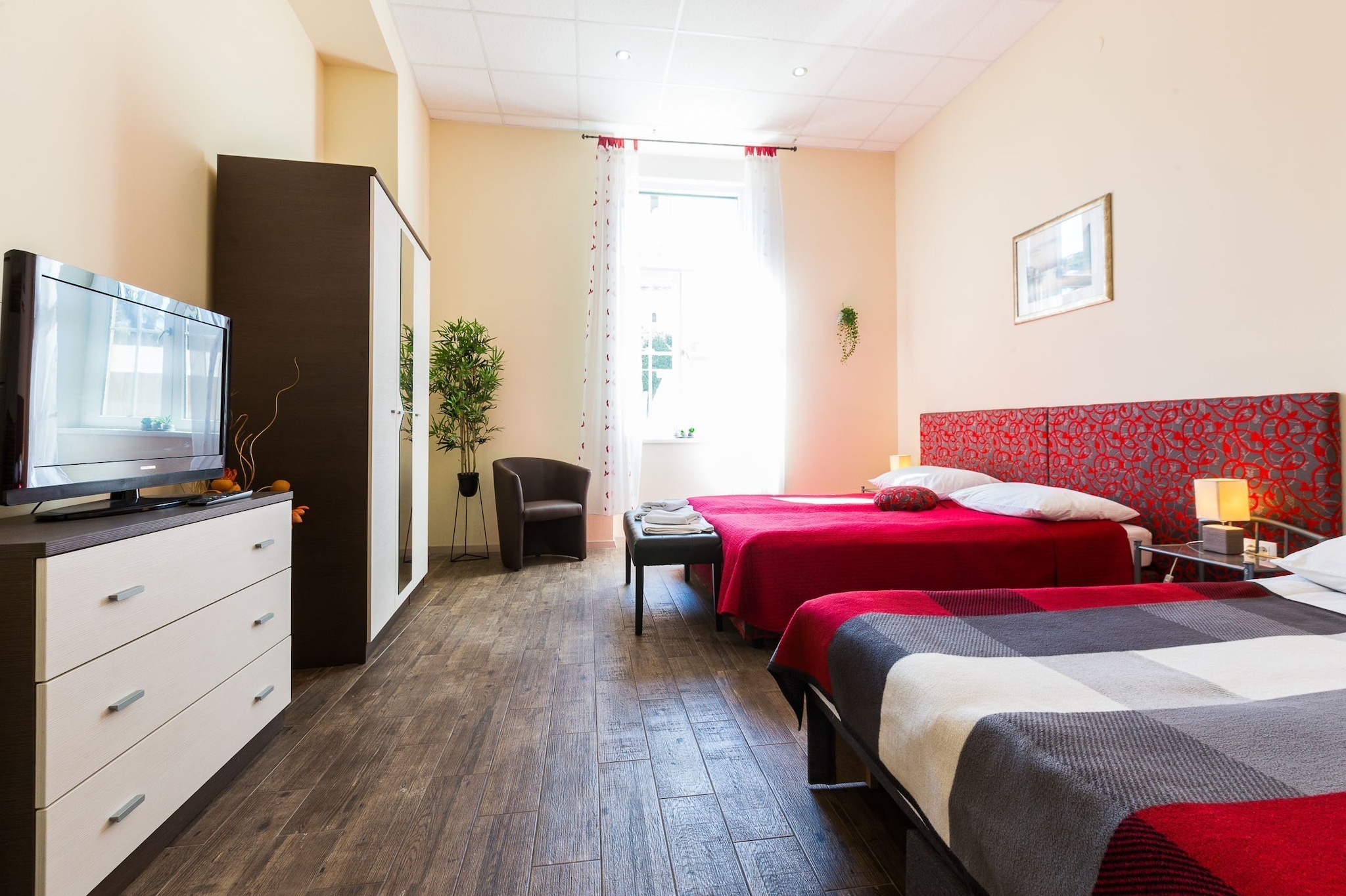 Charming and Historic Old Town Apartments - One Bedroom Apartment-Schlafzimmer