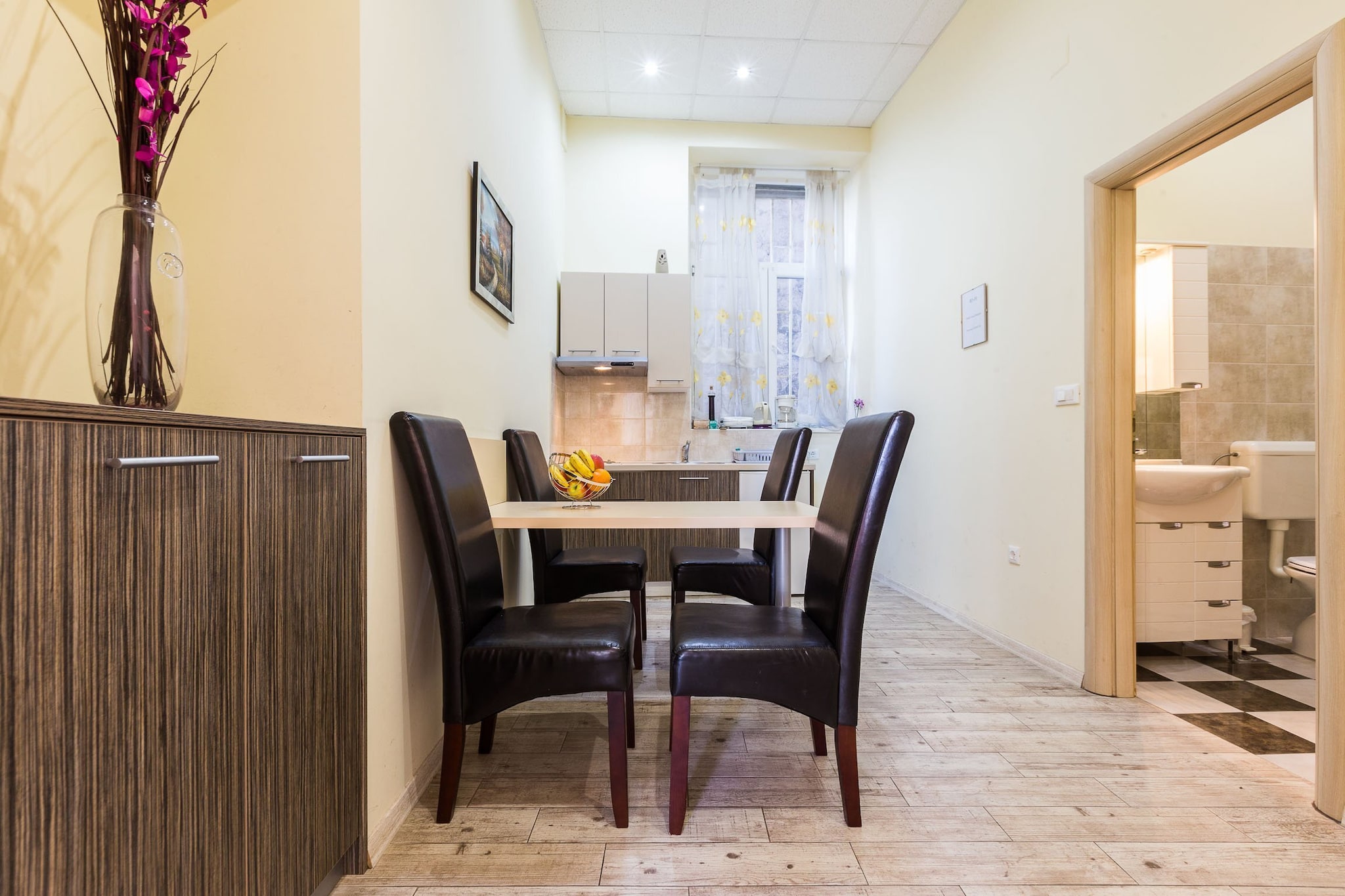 Charming and Historic Old Town Apartments - One Bedroom Apartment