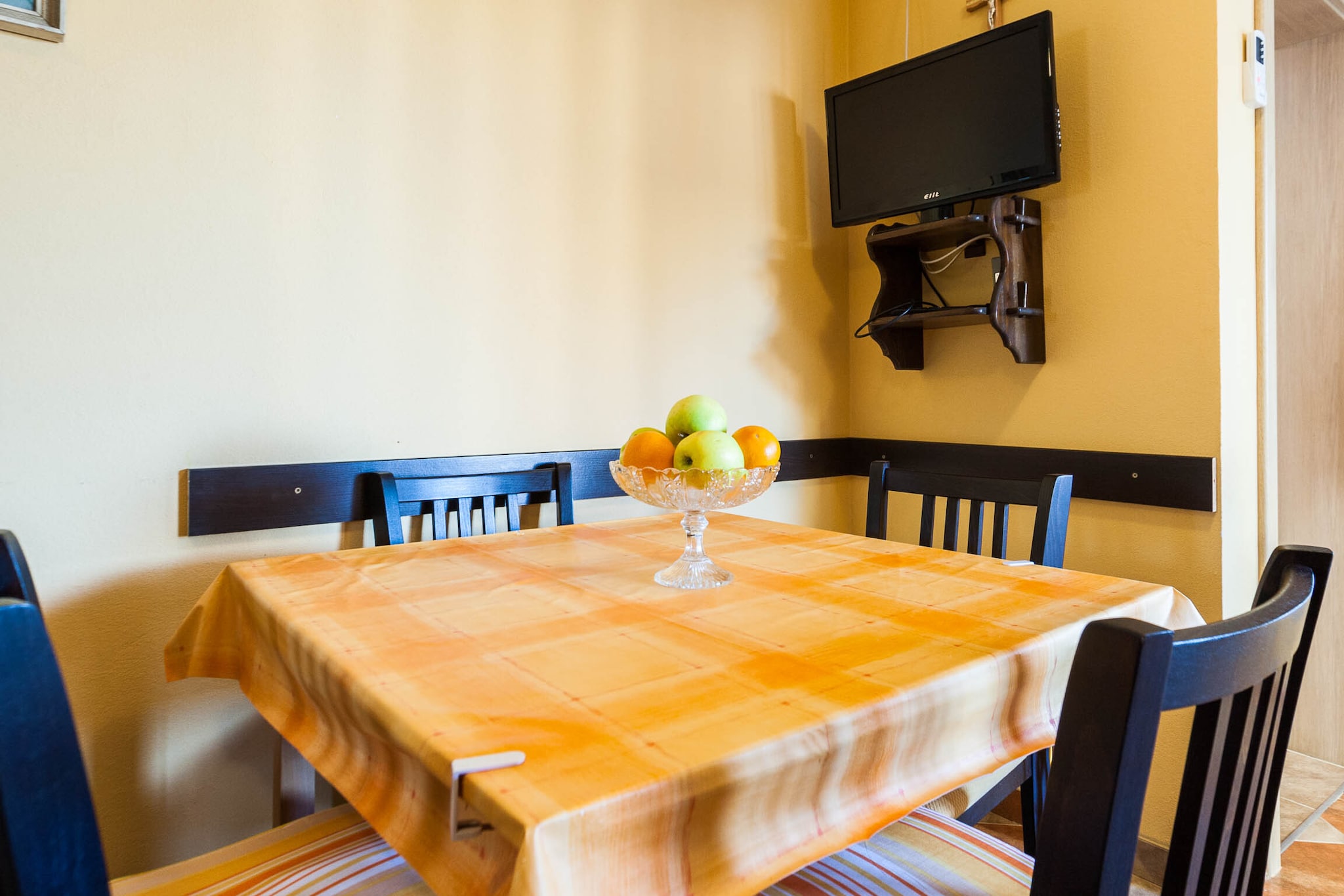 Cozy Apartments in Zadar with Sea and Mountain Views - One Bedroom Apartment with Balcony (owner 1)-Wohnzimmer