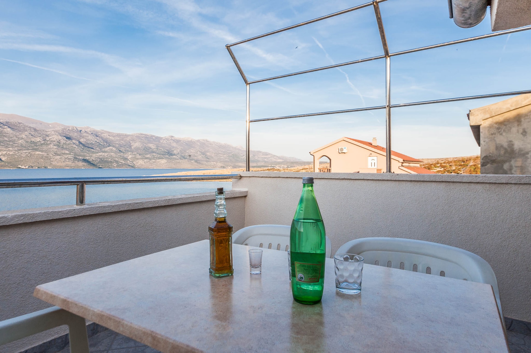 Cozy Apartments in Zadar with Sea and Mountain Views - Studio Apartment (owner 2)-Terrassenbalkon