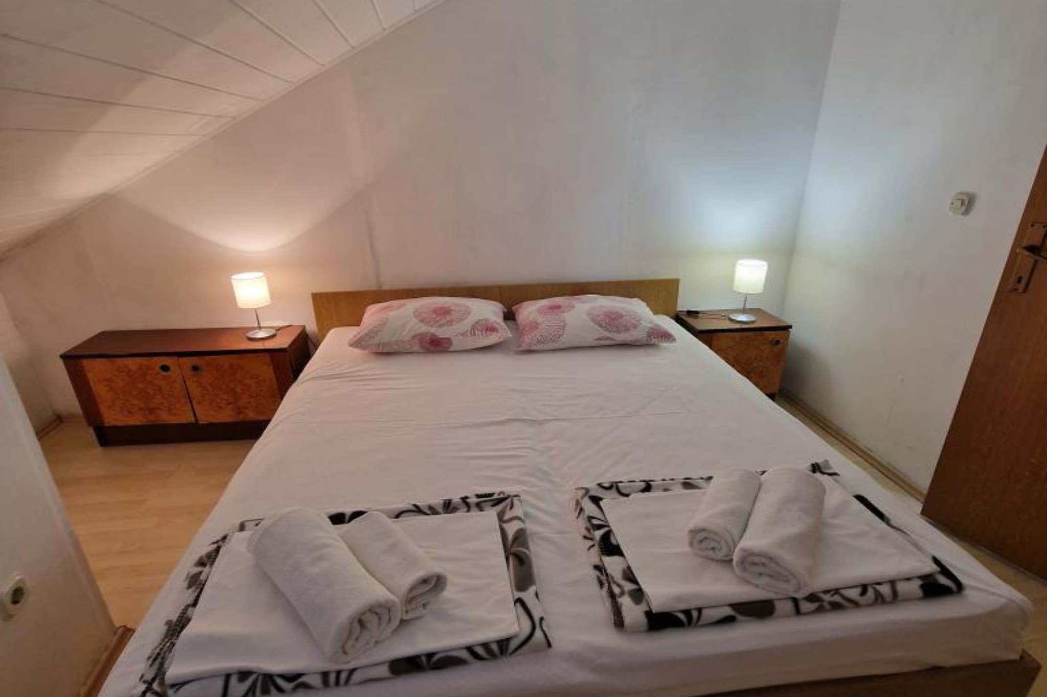 Two Bedroom  Apartment with Terrace and Sea View 4-Schlafzimmer