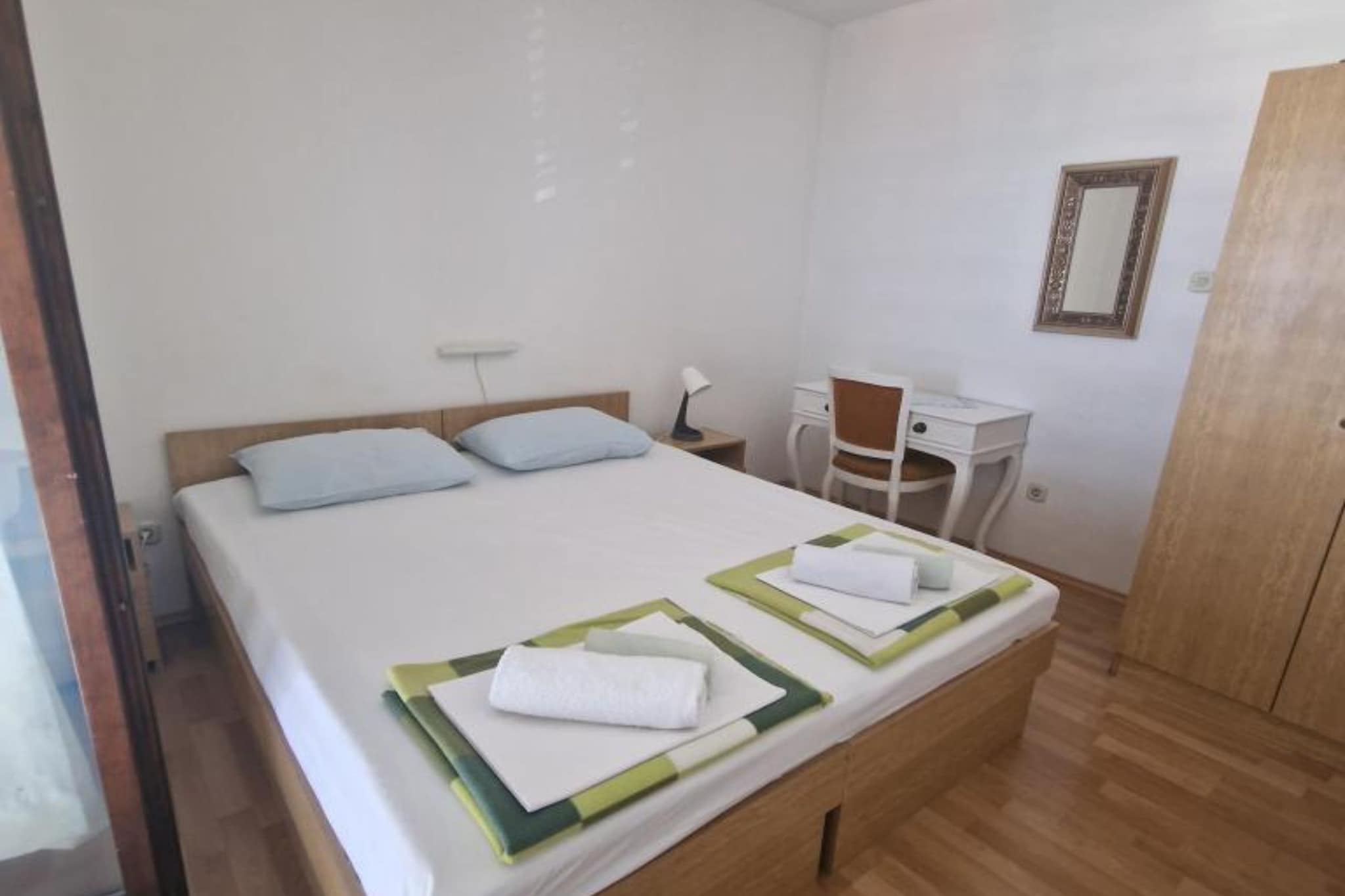 One Bedroom Apartment with Balcony and Sea View 2