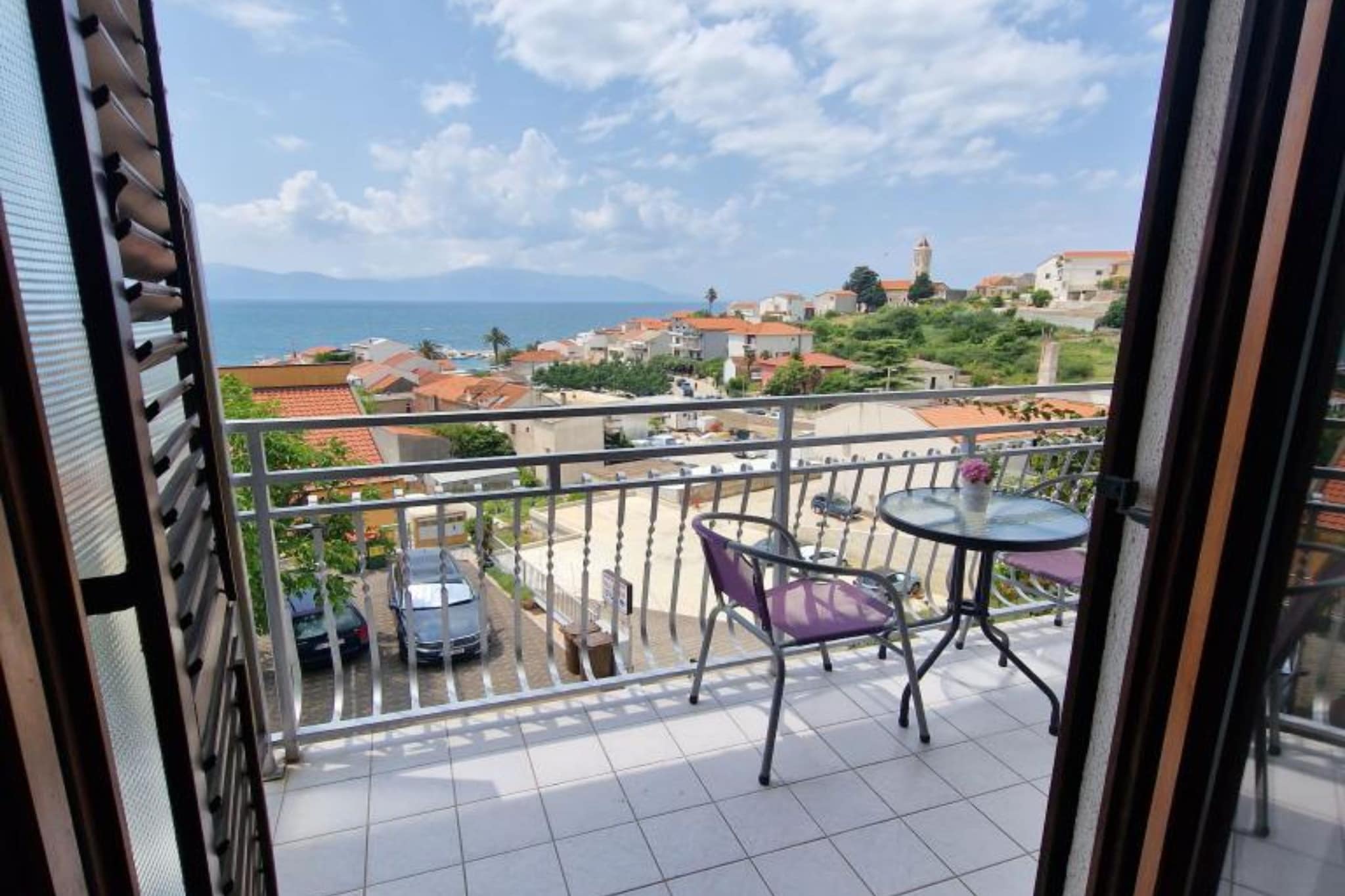 One Bedroom Apartment with Balcony and Sea View 2-Uitzicht