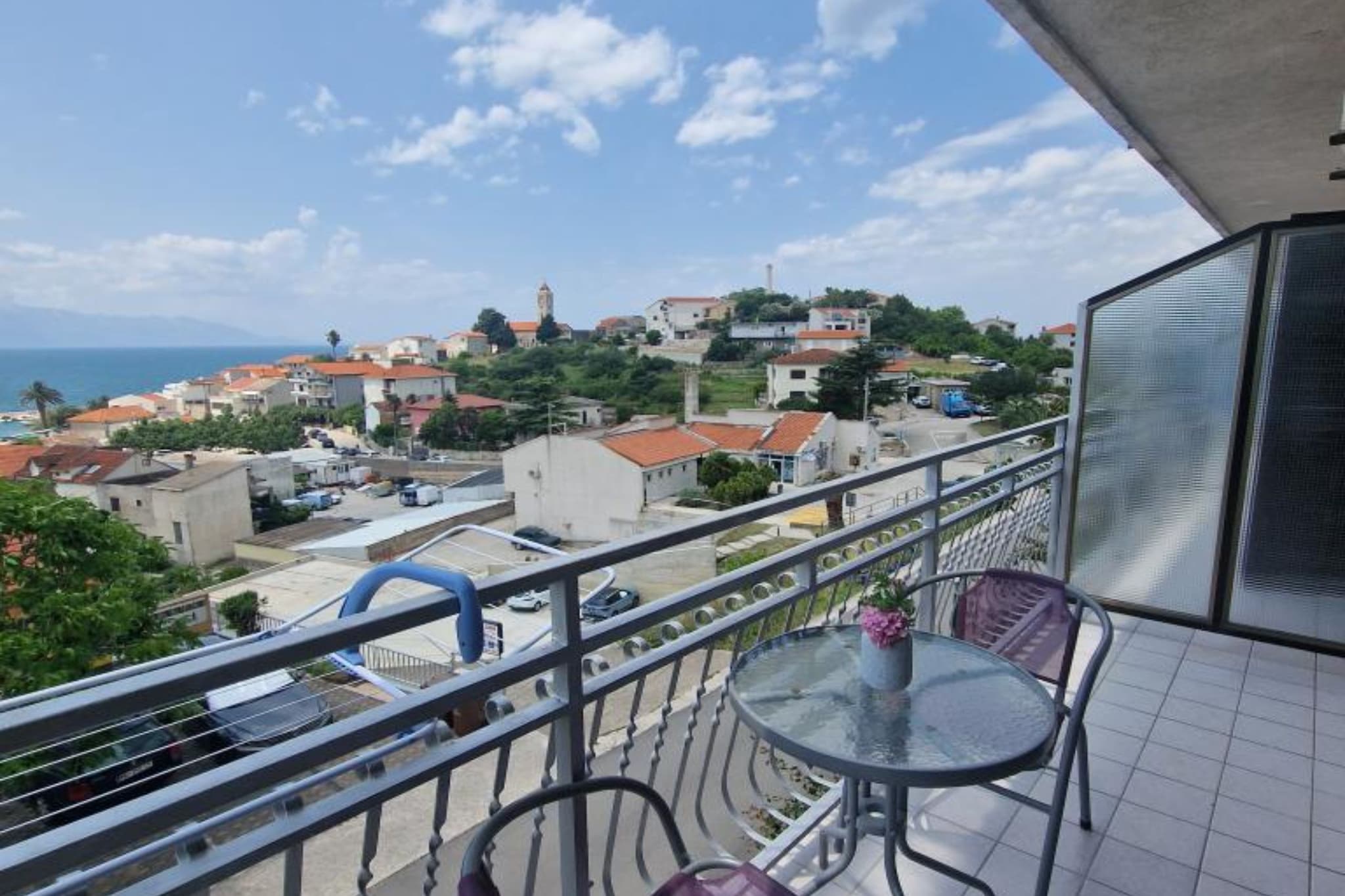One Bedroom Apartment with Balcony and Sea View 2-Terrasbalkon