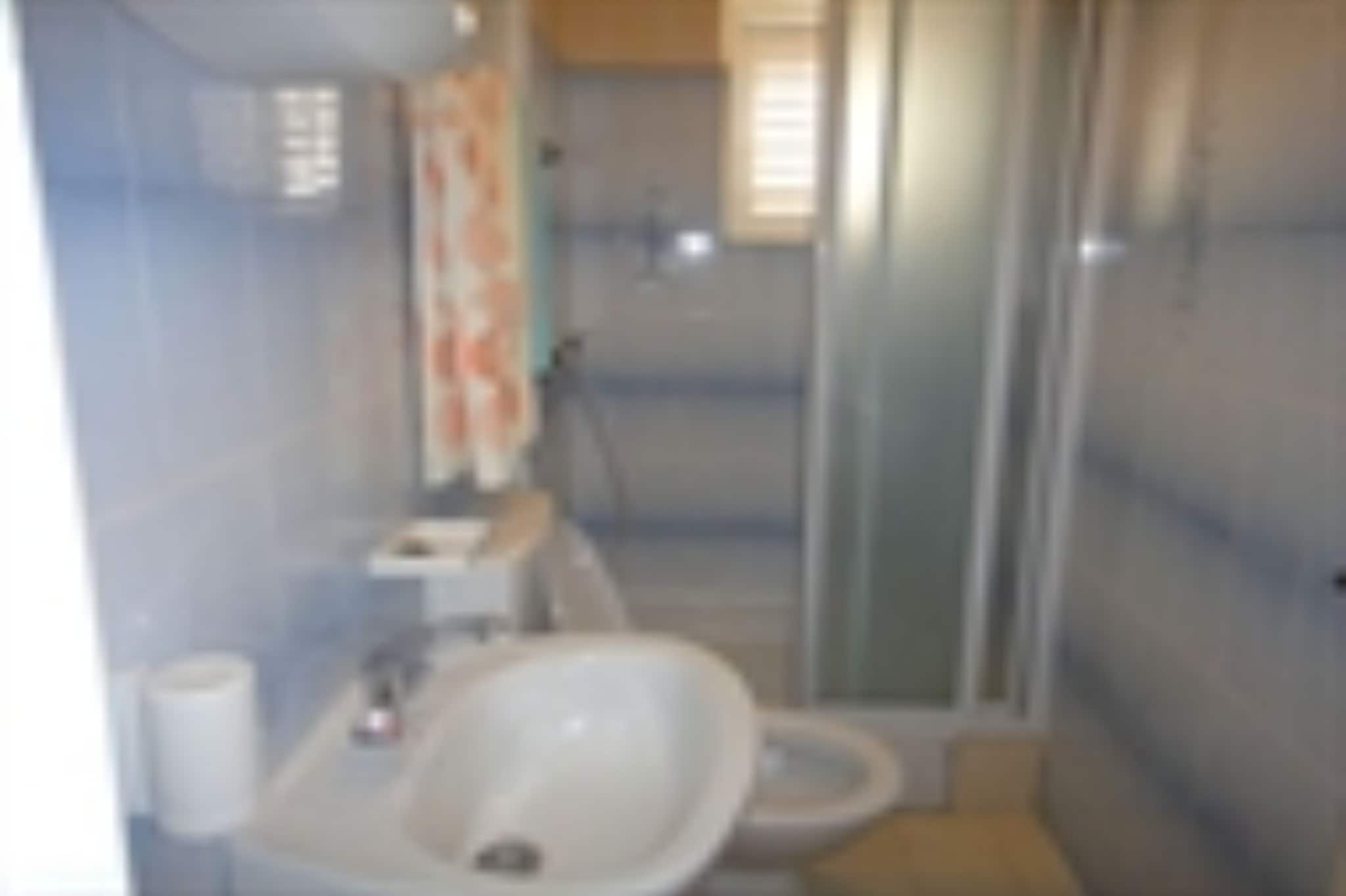 Seafront Apartments Pretner - Superior Studio Apartment with Balcony and Sea View-Badezimmer