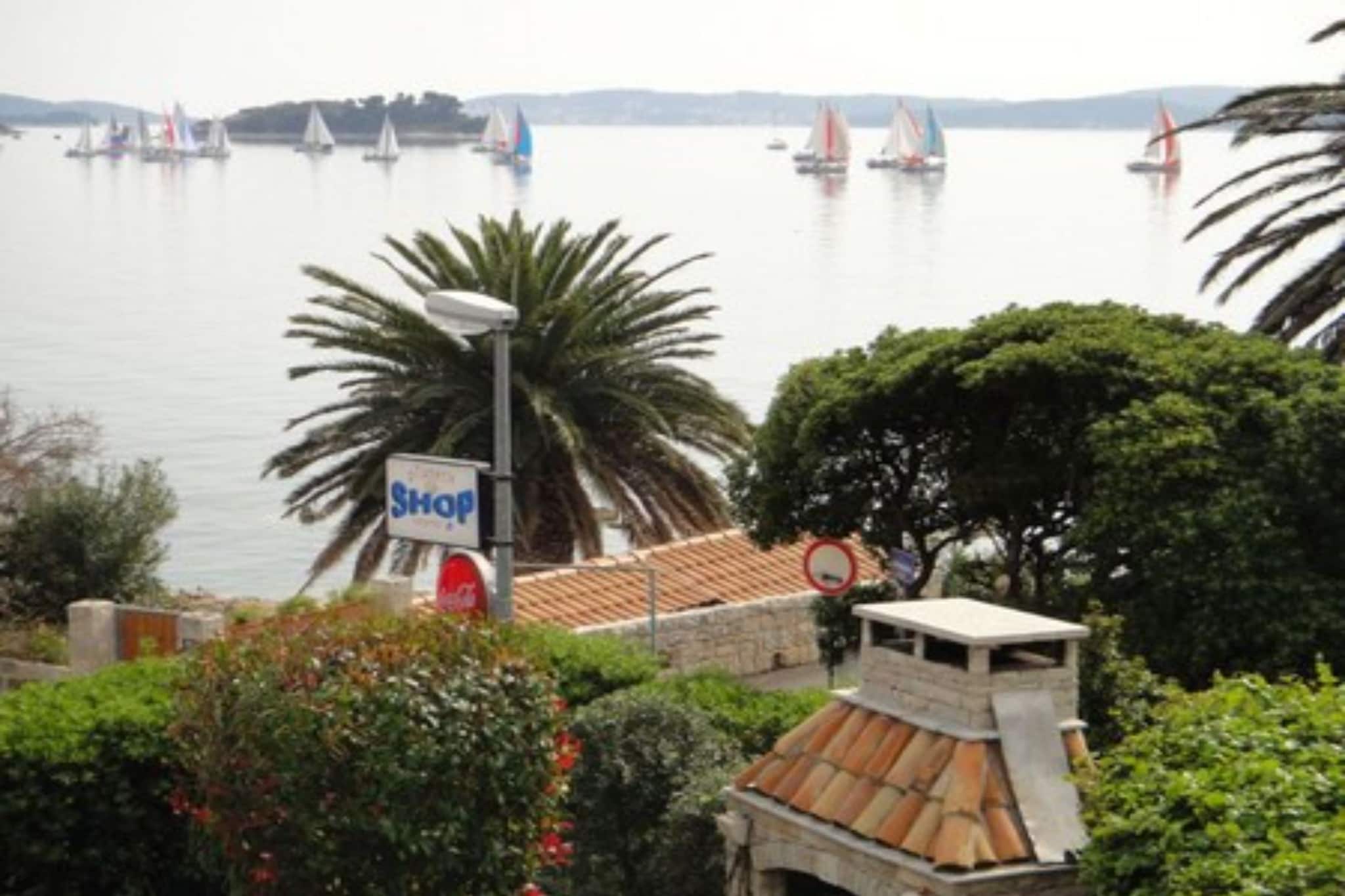 Seafront Apartments Pretner - Comfort Studio Apartment with Balcony and Sea View-Außenbereich