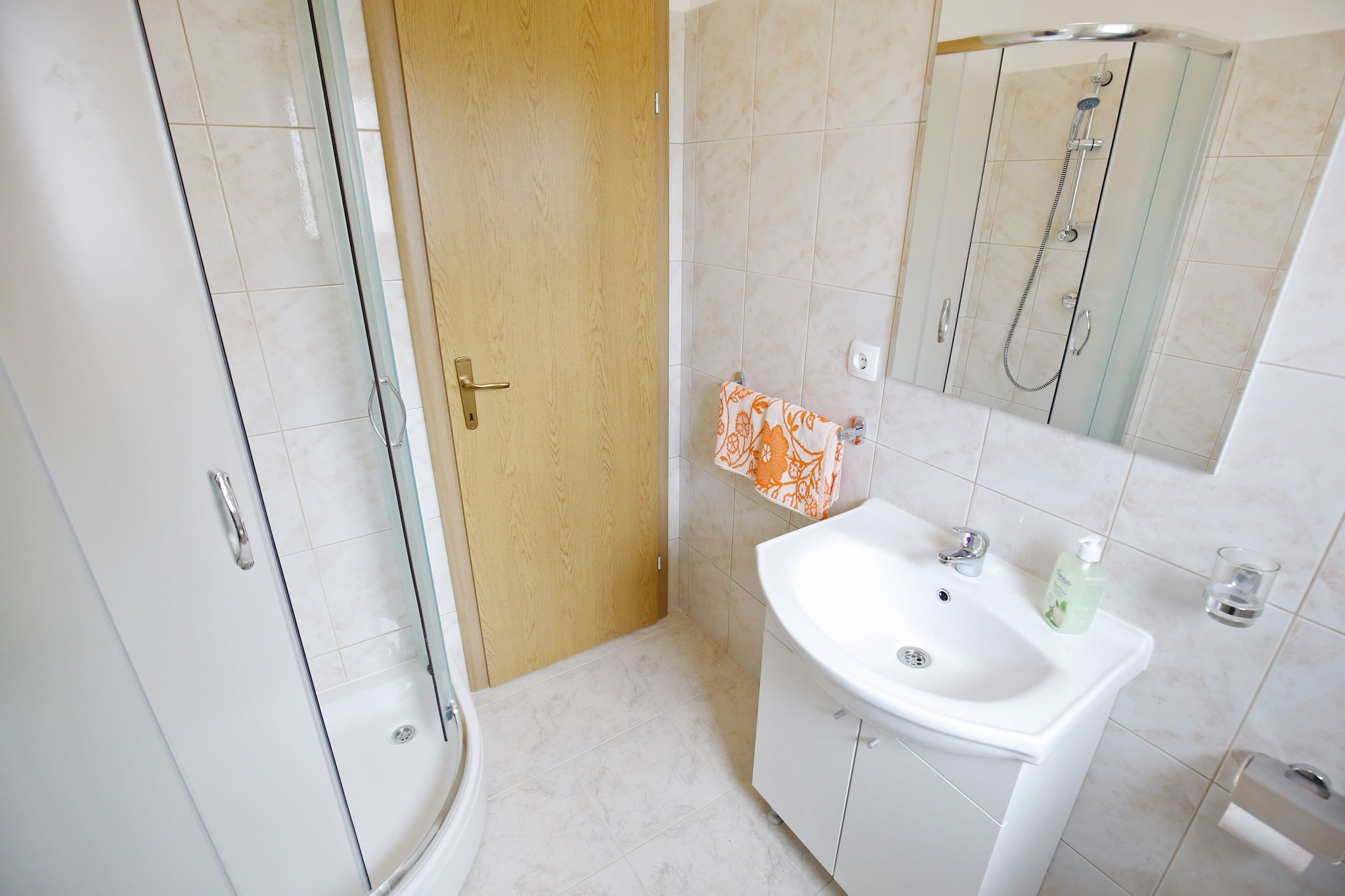 Apartments Kapetan - Comfort Studio Apartment with Terrace-Non étiqueté