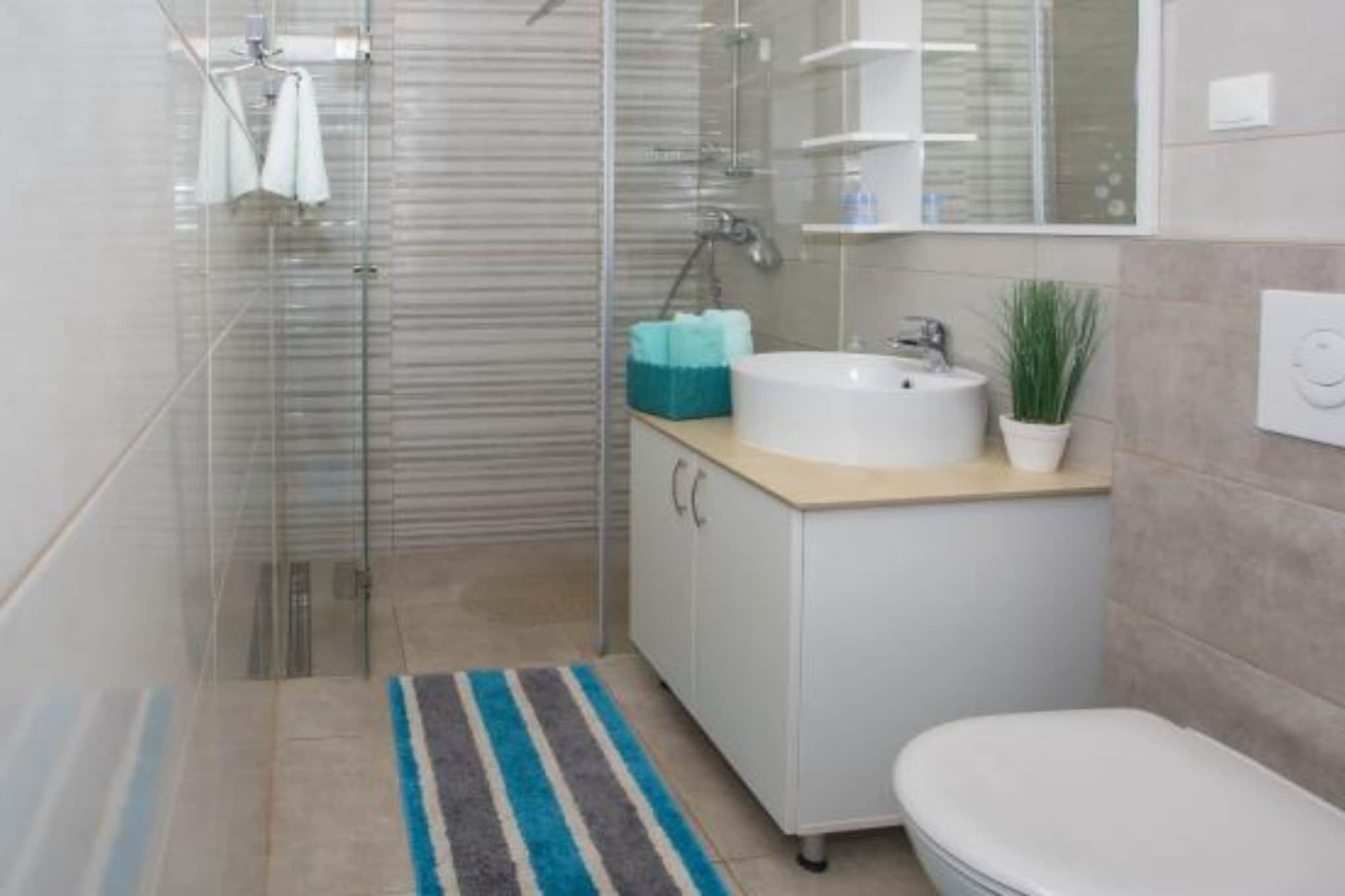 Sea View Apartments Lendic Podgora - Two Bedroom Apartment with  Terrace and Sea View-Bathroom
