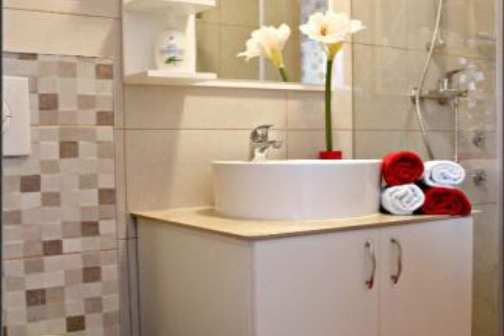Sea View Apartments Lendic Podgora - Comfort Studio Apartment with  Balcony and Sea View-Bathroom
