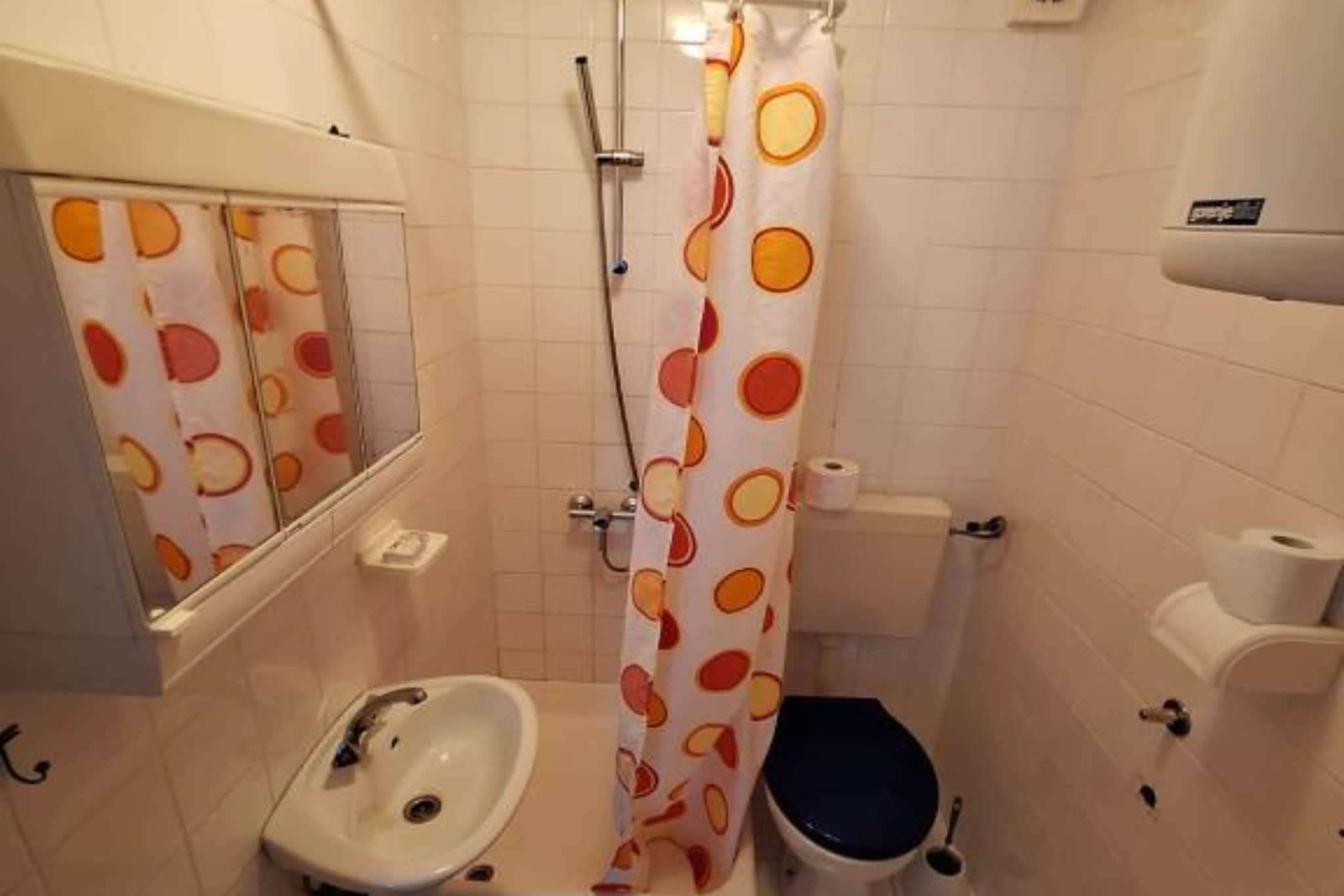 Apartments Villa Šesto - One Bedroom Apartment with Terrace(1)-Bathroom
