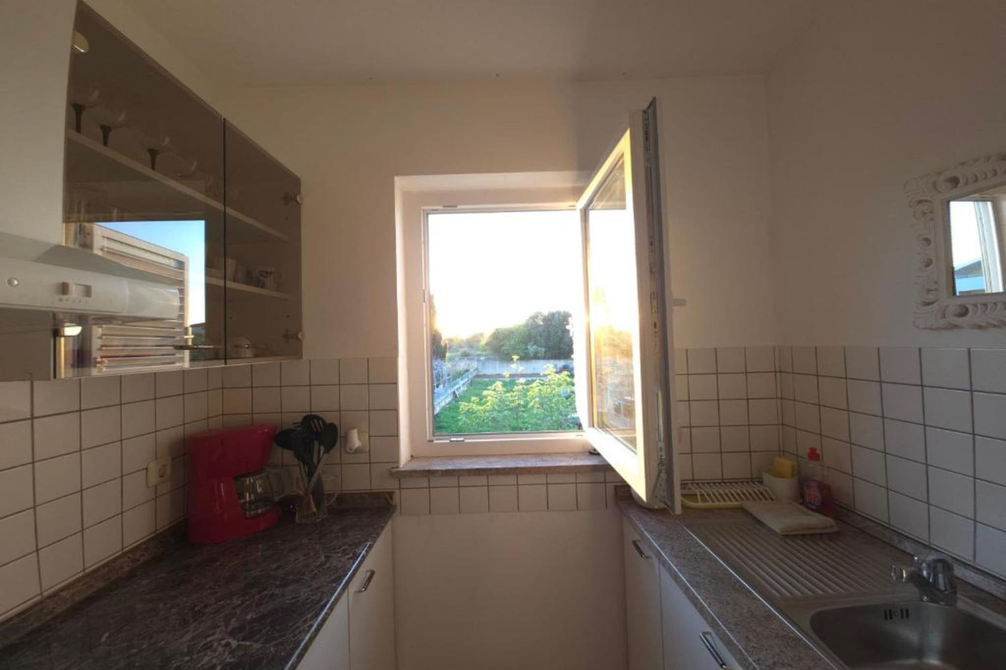 Peaceful Apartments With Style - One Bedroom Apartment-Buitenlucht