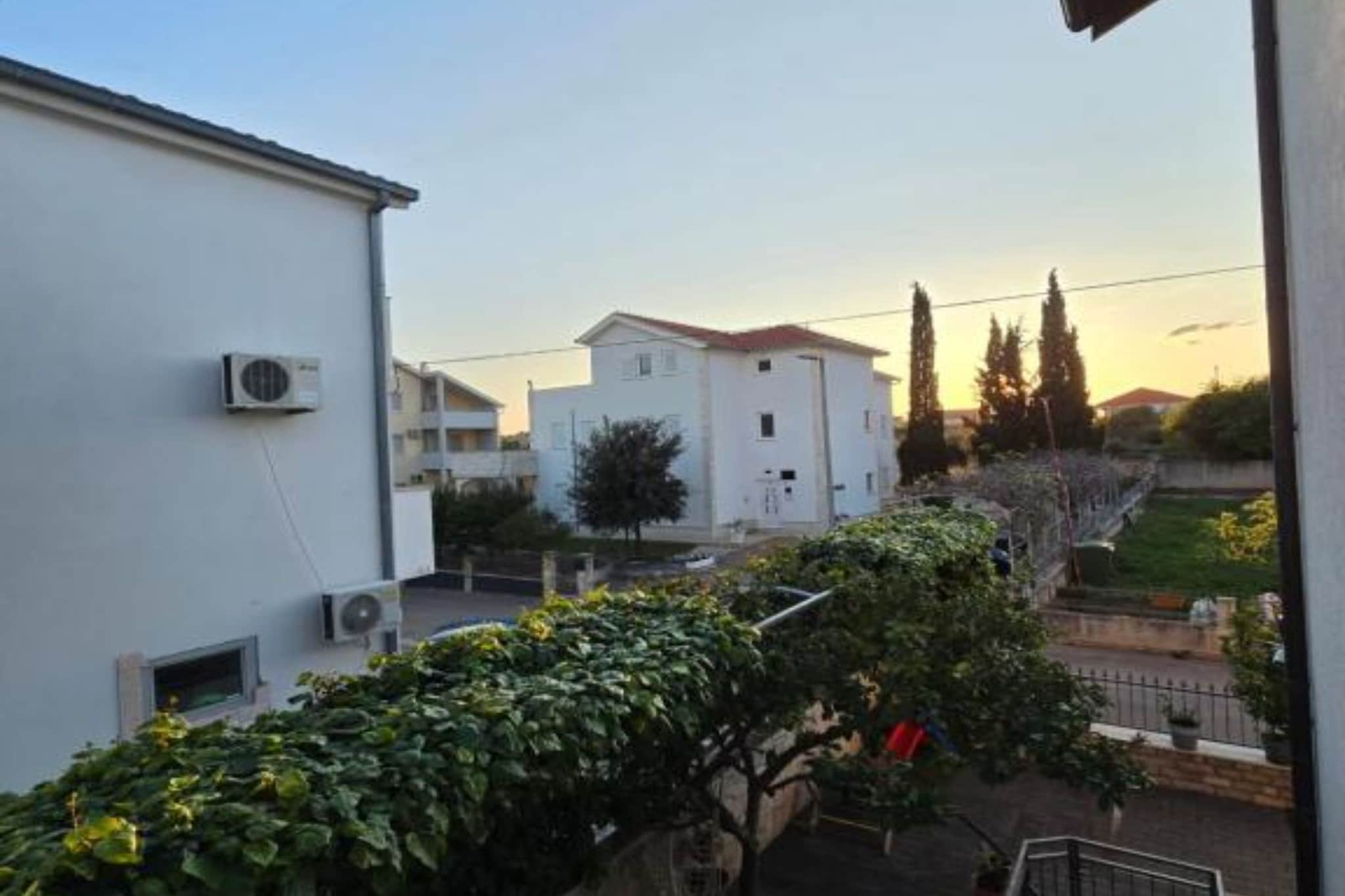 Peaceful Apartments With Style  - Two Bedroom Bedroom Apartment-Buitenlucht