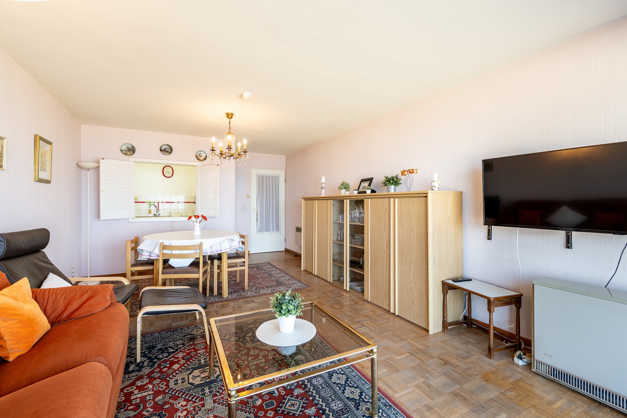 CONTINENTAL E6-Woonkamer