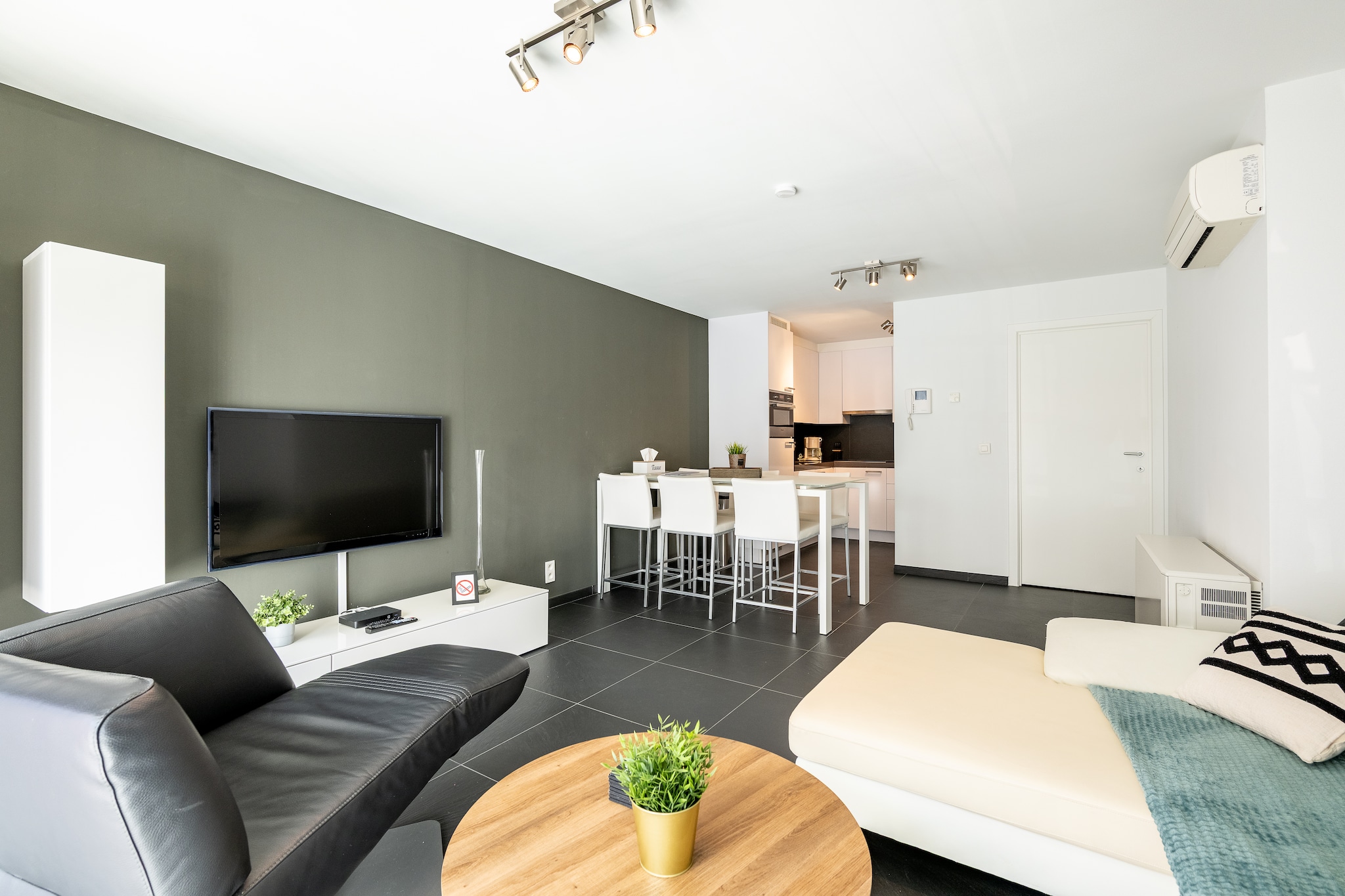 SEAGARDEN VILLAGE 003 0001-Woonkamer