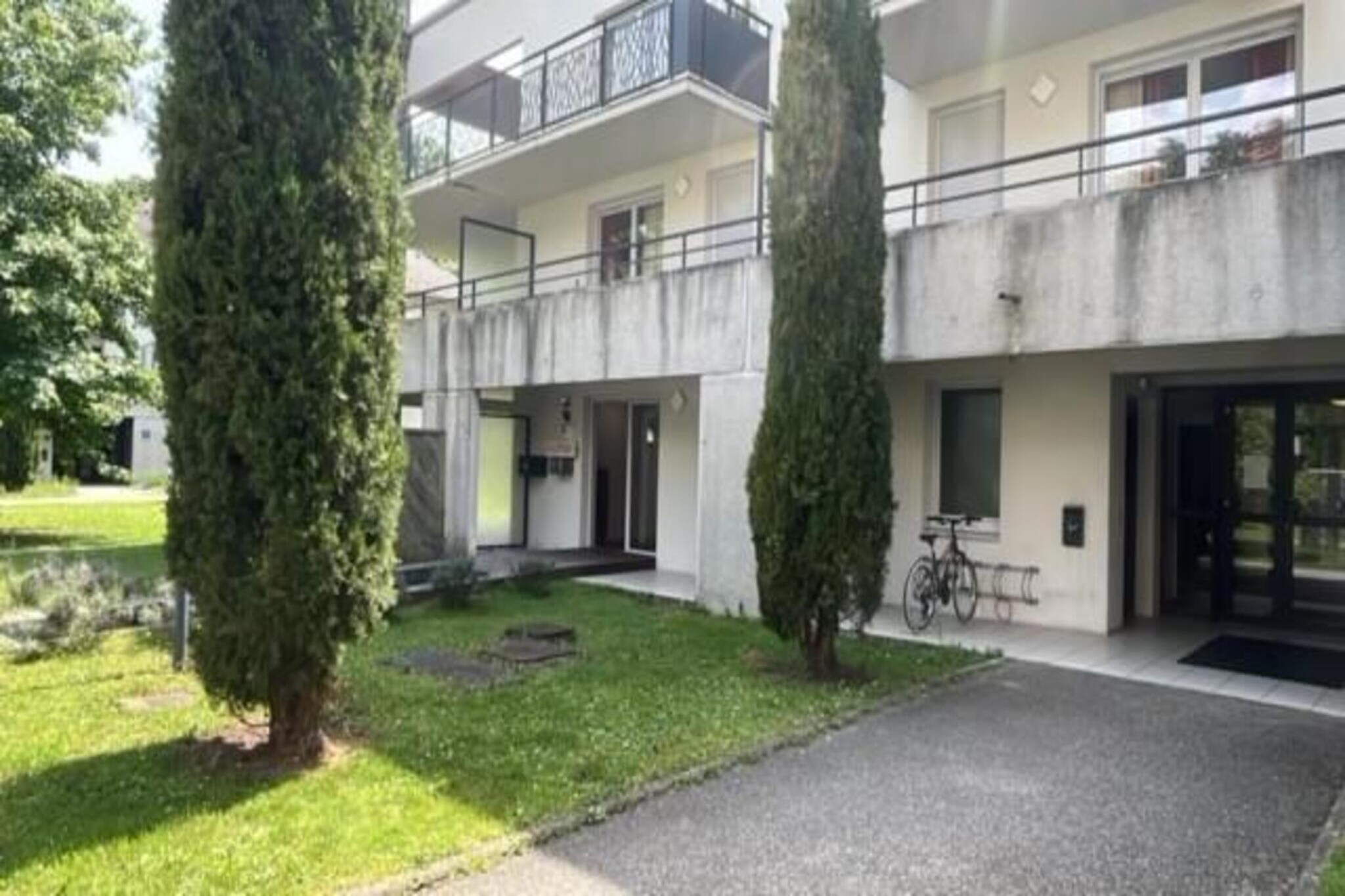 Adonis Divonne-les-Bains T2 Park side