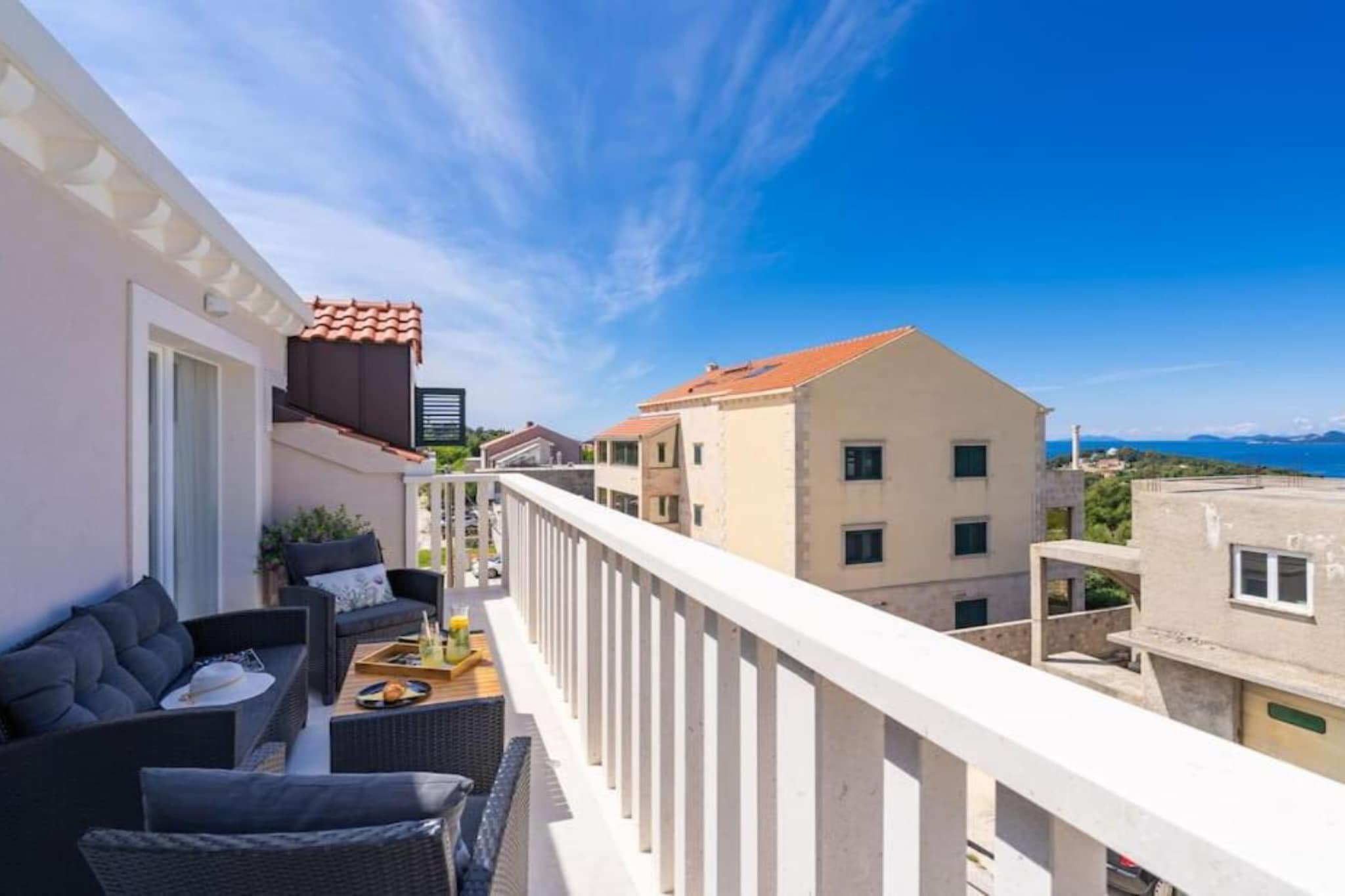 Friends & Family Home - Four Bedrooms Apartment-Außenbereich