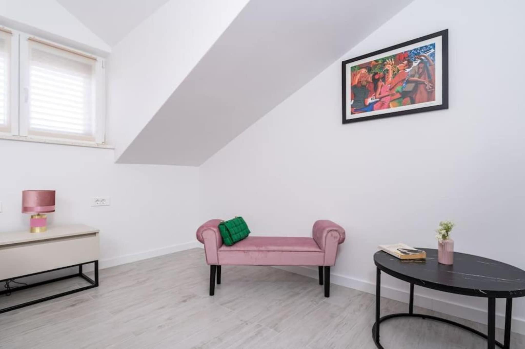 Friends & Family Home - Four Bedrooms Apartment-Esszimmer