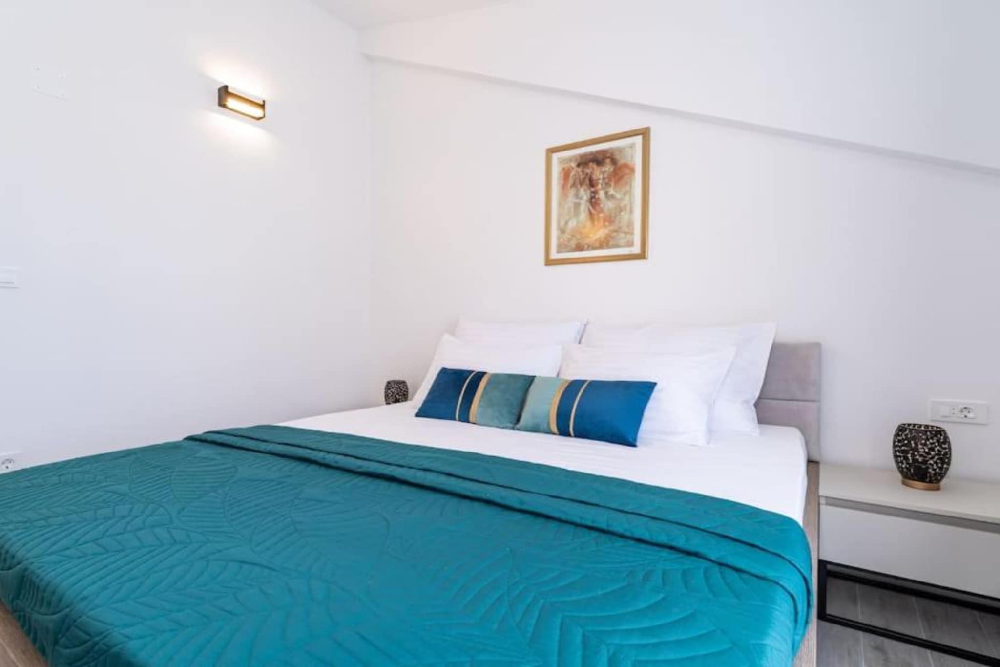 Friends & Family Home - Four Bedrooms Apartment-Schlafzimmer