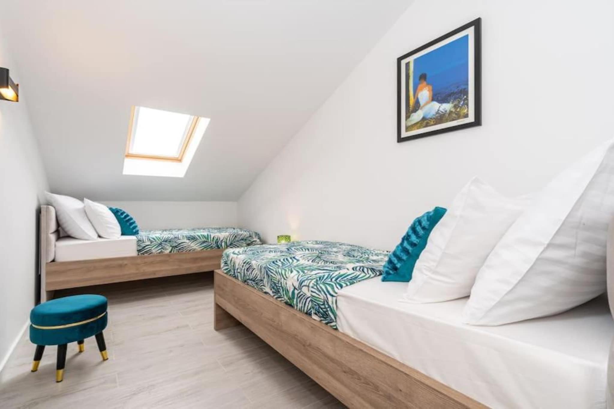 Friends & Family Home - Four Bedrooms Apartment-Schlafzimmer
